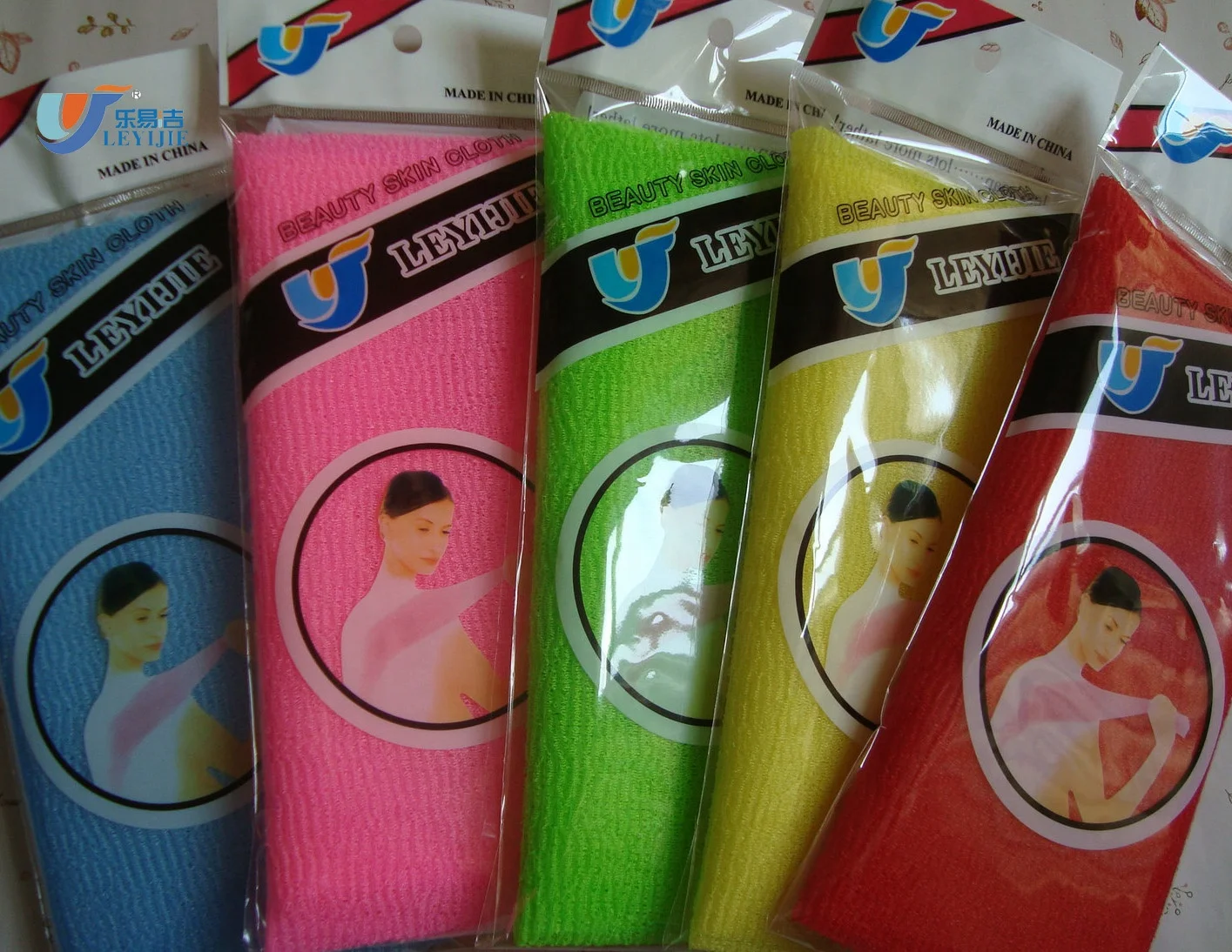 Shower Towel Customize Color Quick Dry Bath Towel Sauna Body Scrub Towels Hotel/home Use 100% Nylon Adult Woven Square Leyijie