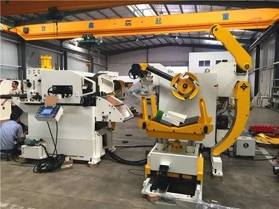 
3 In 1 CNC Servo Roll Feeder Straightener And Uncoiler GLK3 Series For Auto Parts Production 