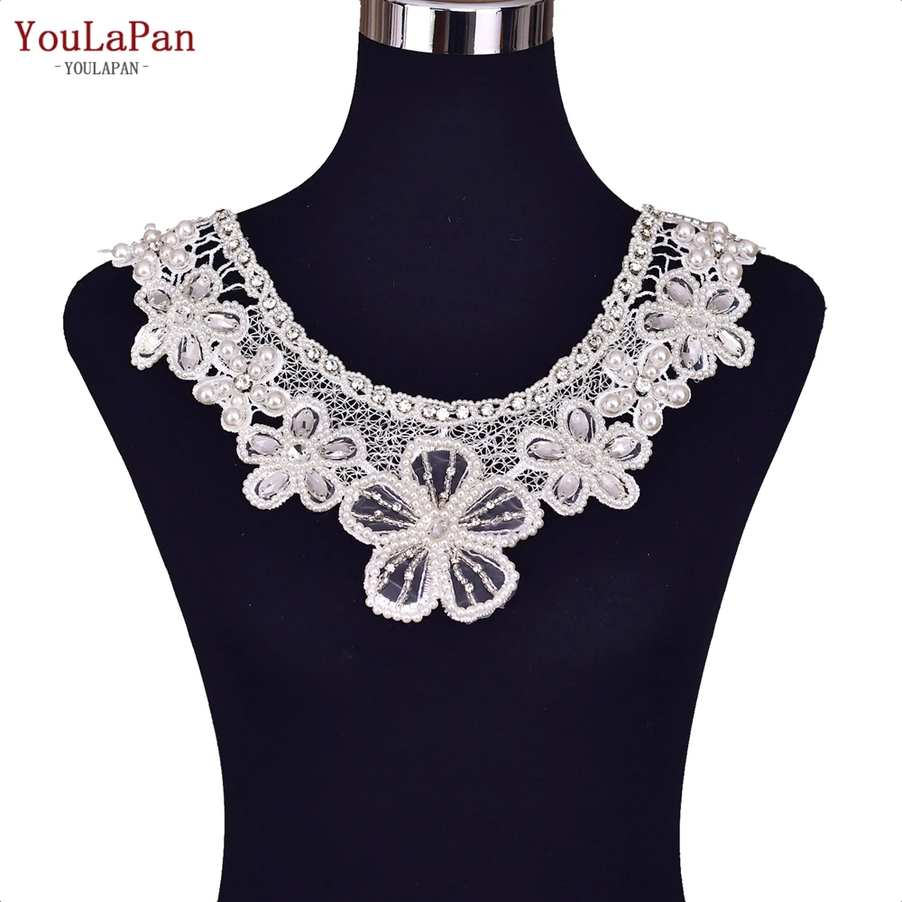 Женское платье со стразами