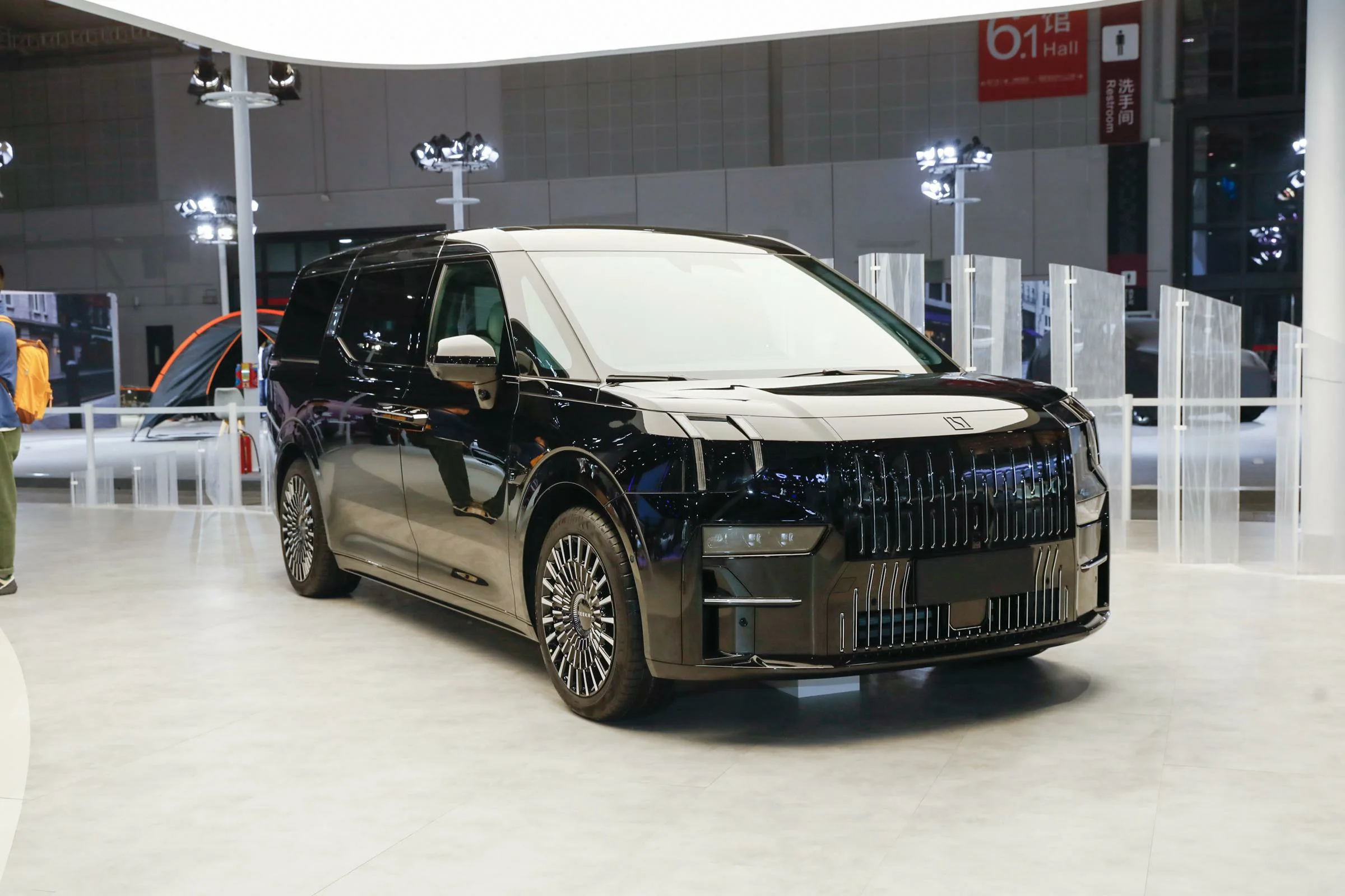 Купить 2024 Подержанные электромобили Zeekr 009 5-дверный 6-местный MPV 702 км дальнего действия из Китая