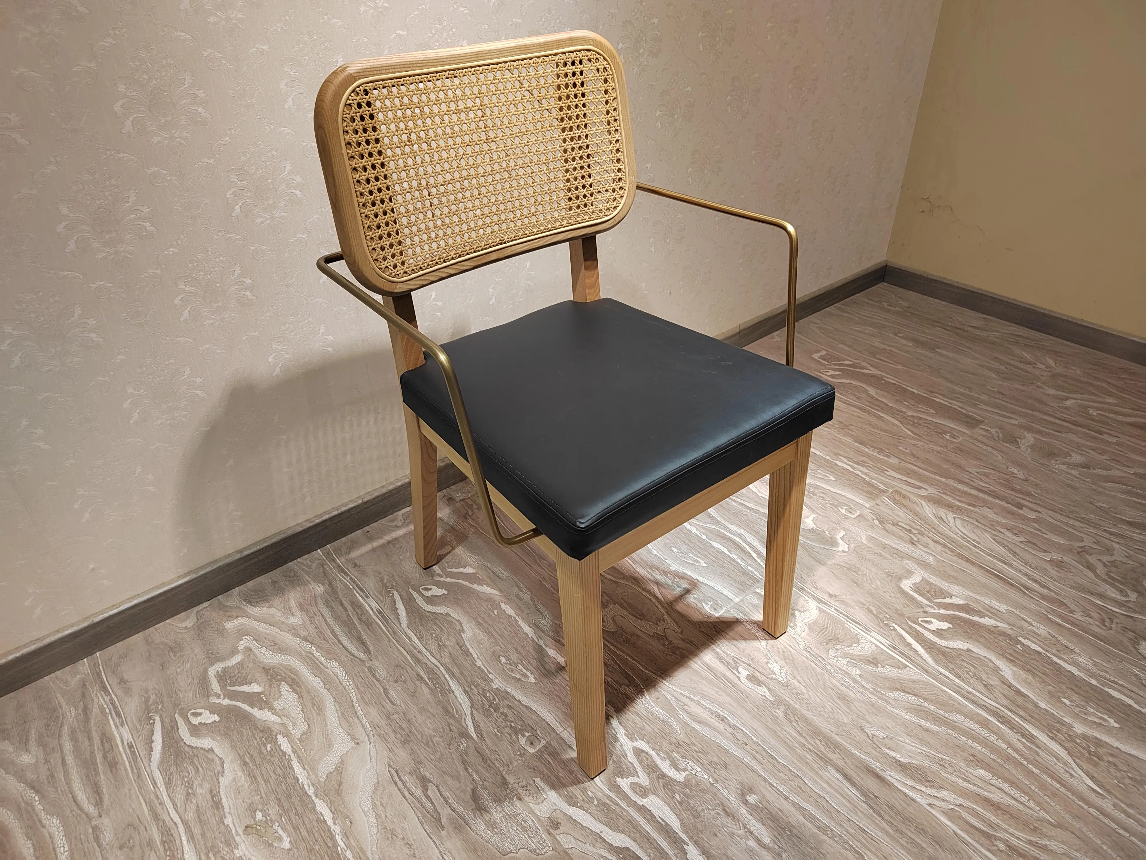 Industrial PU leather Seat Counter Stool for Cafe Restaurant Black Timber Bar Stool