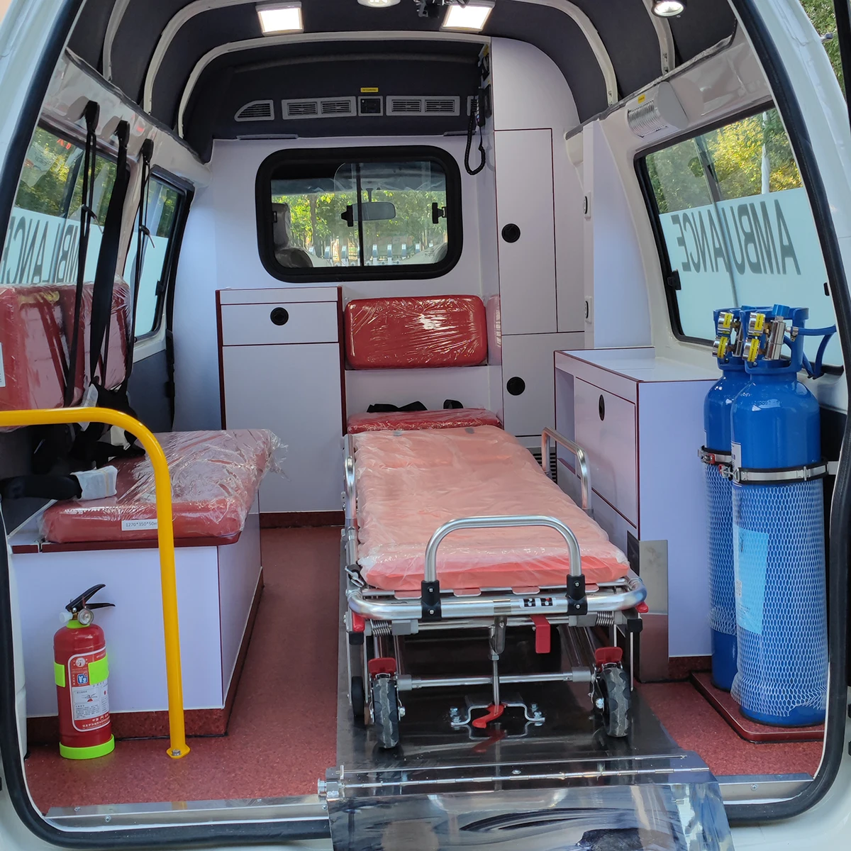 First aid equipment professional and cheaper ambulance car rhd from China professional supplier