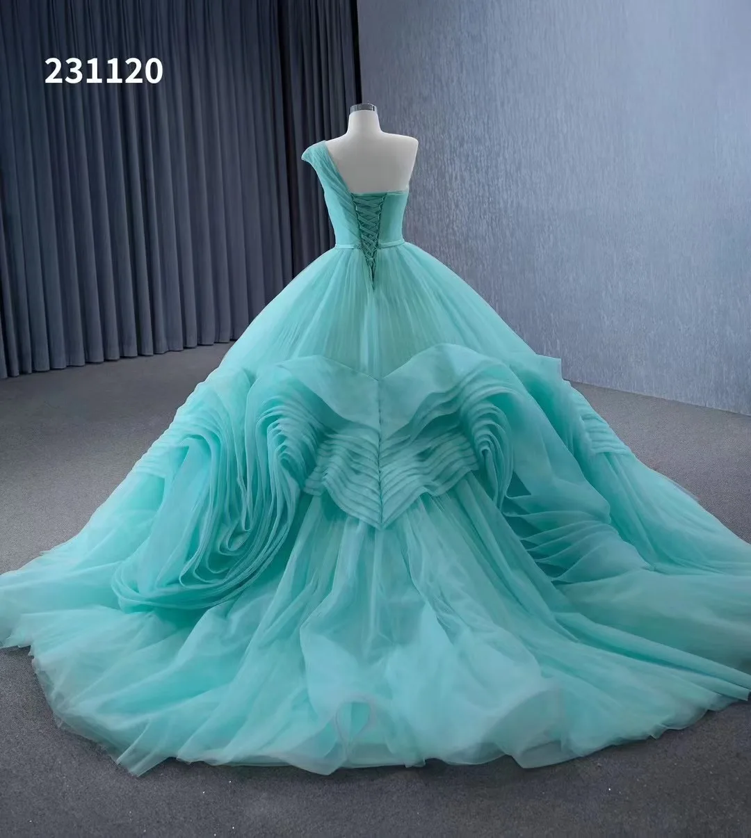 Feishiluo  Luxury Big Fluffy Mesh Skirt Evening Ballgown  Light Blue Prom Wedding Gowns Dresses For Women Evening Gowns