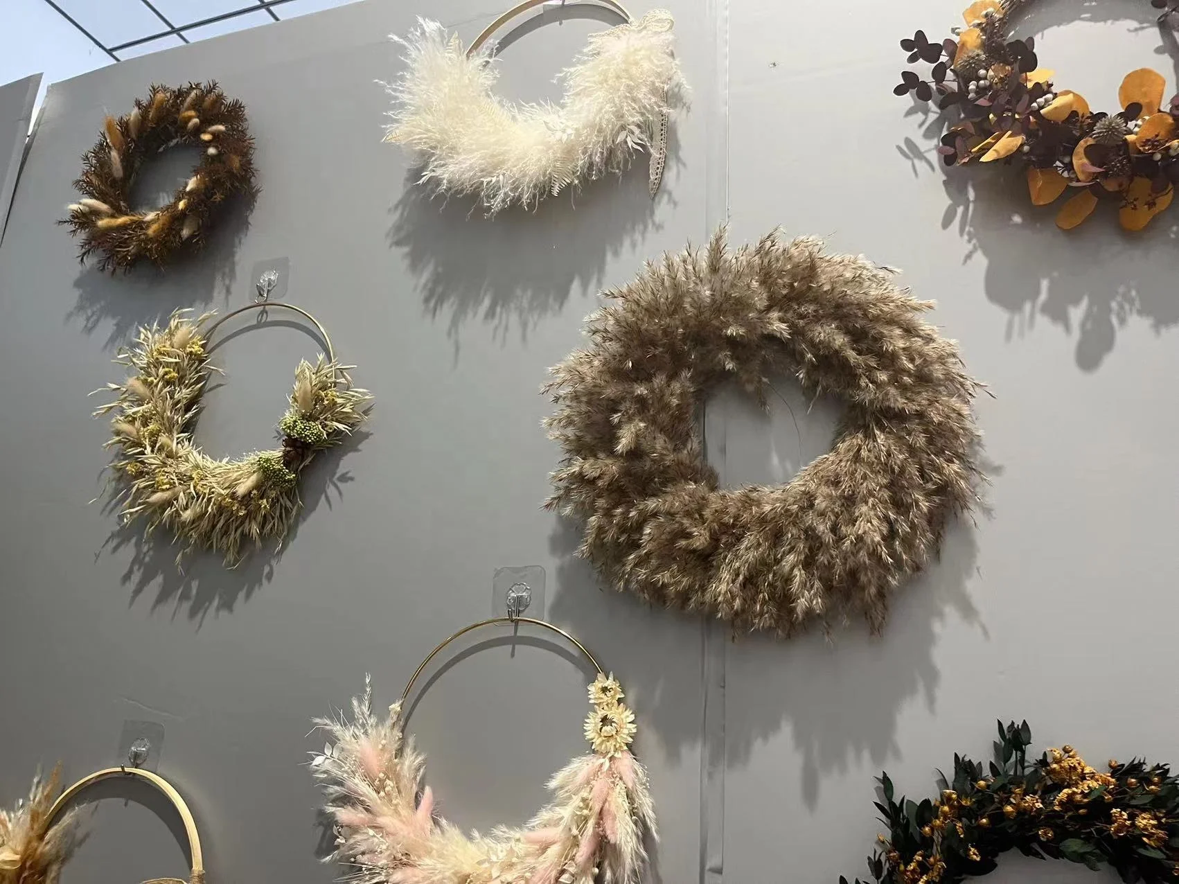 M463 Wreath Making Supplies Rustic Boho Wall Wreath Cotton Pampas Lemon Round Dried Flower Wreath For Wall Decor Wedding