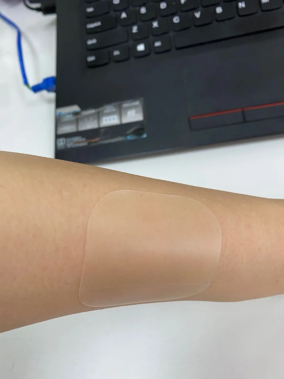 Бесплатный образец, улучшенная медицинская язва при давлении, диабетические стерильные повязки duoderm гидроколлоидная повязка в рулоне