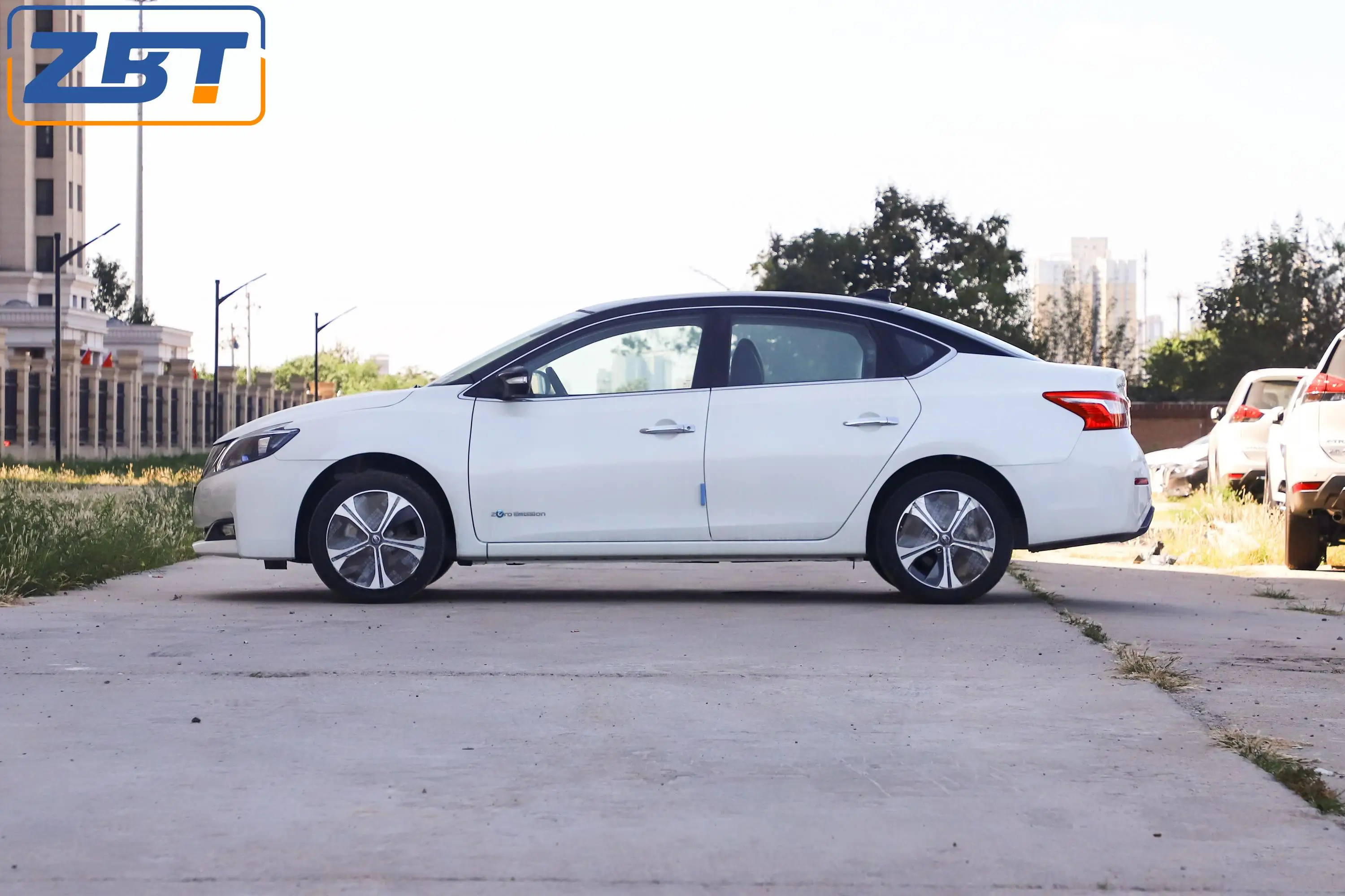 Японский бренд Nissan Sylphy б/у электрический автомобиль седан модель 2022 NEDC 338 км 38109kwh HP 4 двери 5 сидений
