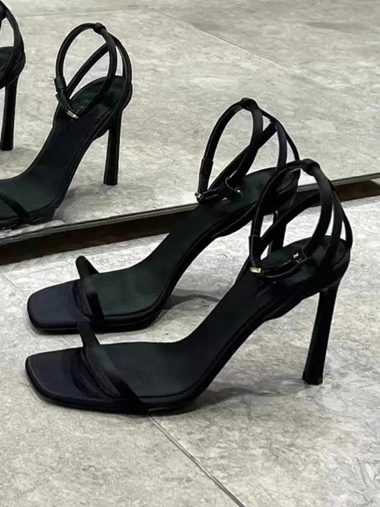 QuiteS 2023 Summer New Square Head Bulk Wholesale Shoes High Heels For Women Open-Toe High Heels Temperament Stiletto Sandals