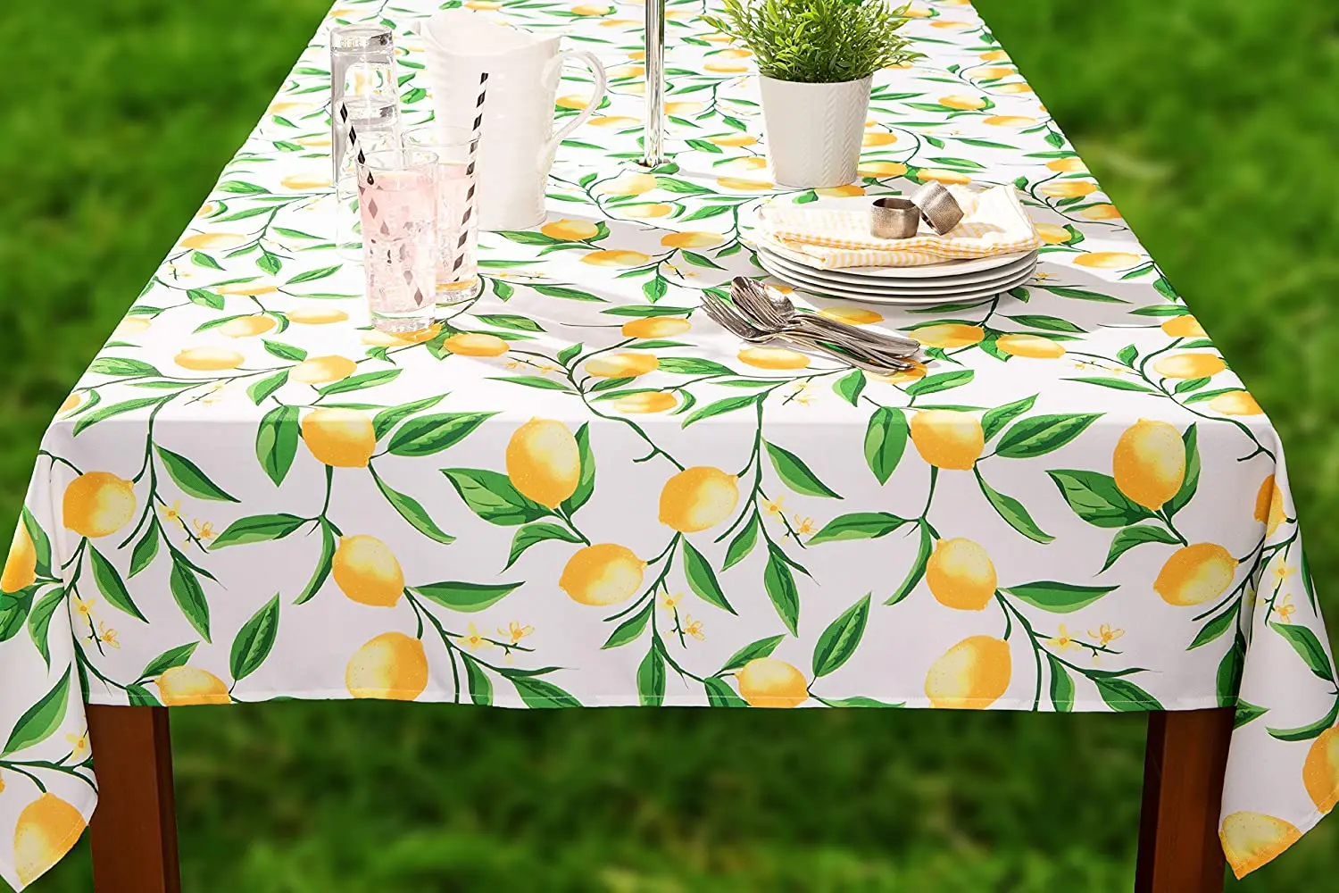 Printed Tablecloth Rectangular Table Cloth Water repellent Easy to Clean Polyester Fabric Wholesale Outdoor tablecloth