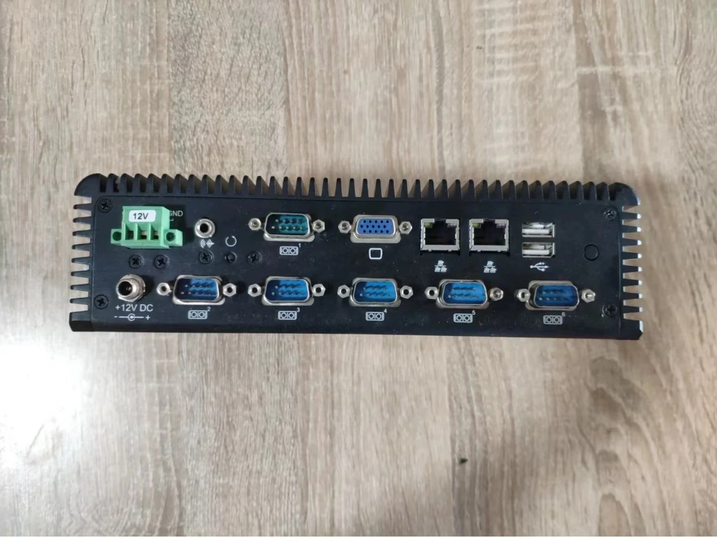 IEI Fanless Embedded Industrial PC ECW-281B-945GSE Intel  Atom N270 Processor Embedded System  VESA 100 wall mount