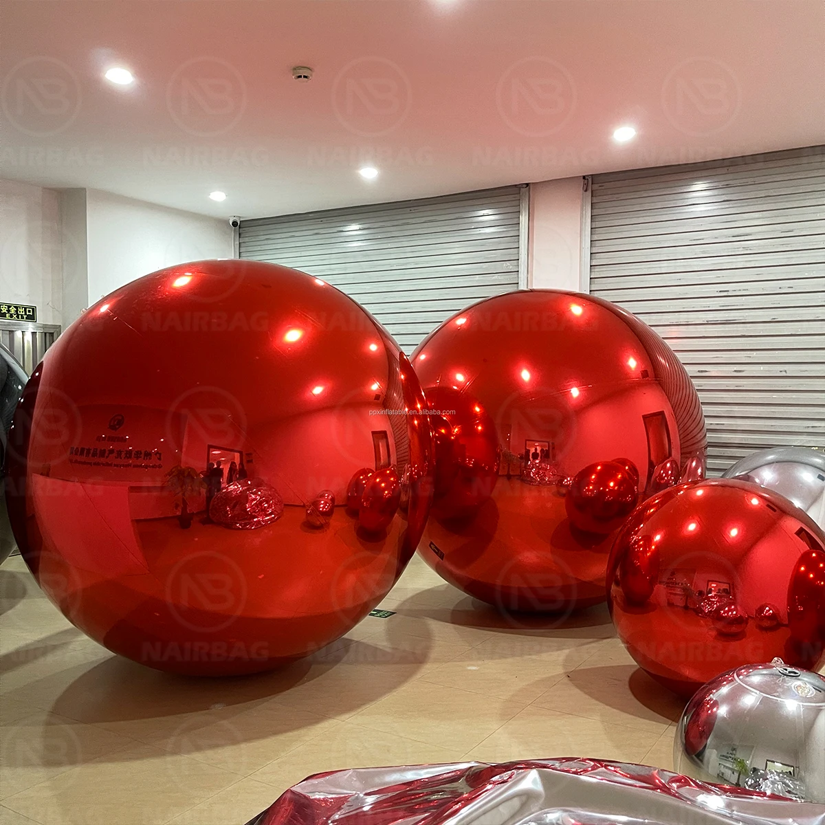 Red Mirror Balloon Big Shiny Balls Inflatable Sphere Balls Wholesale Reflective Inflatable Chrome Ball For Party Wedding Decor