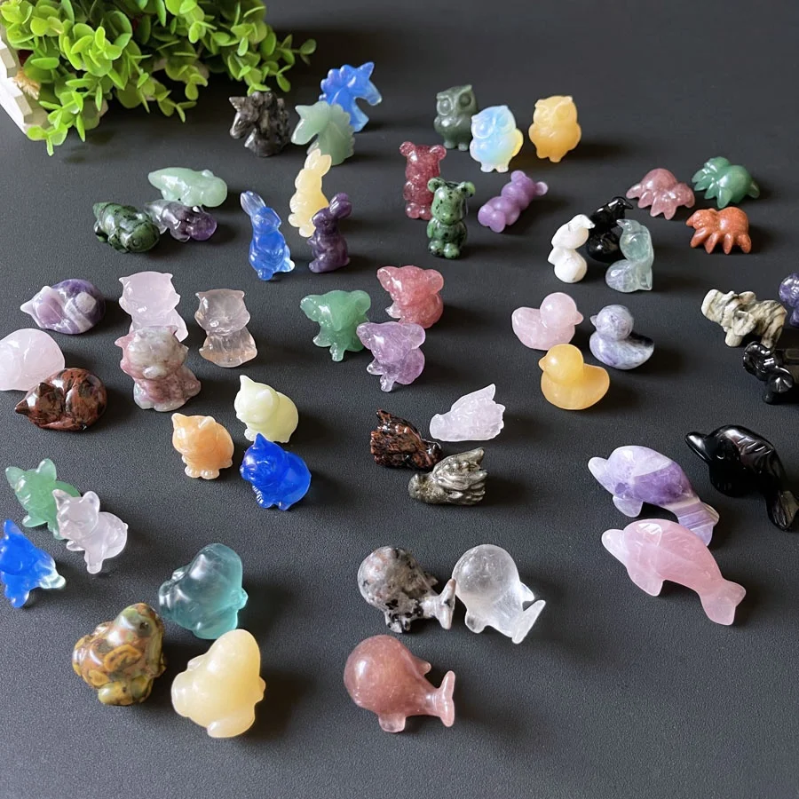 Wholesale Assorted Animal Carvings Semi-precious Stone Crafts Quartz Crystal Dog Bear Cat Sculpture Crystal Animal Figurines
