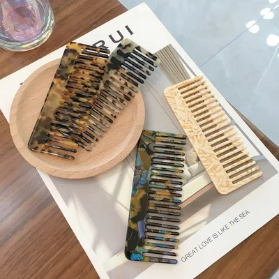 Amazon wholesale hot selling wide tooth hair straightener comb set with clip Acetate hair claw clip strong hold french comb