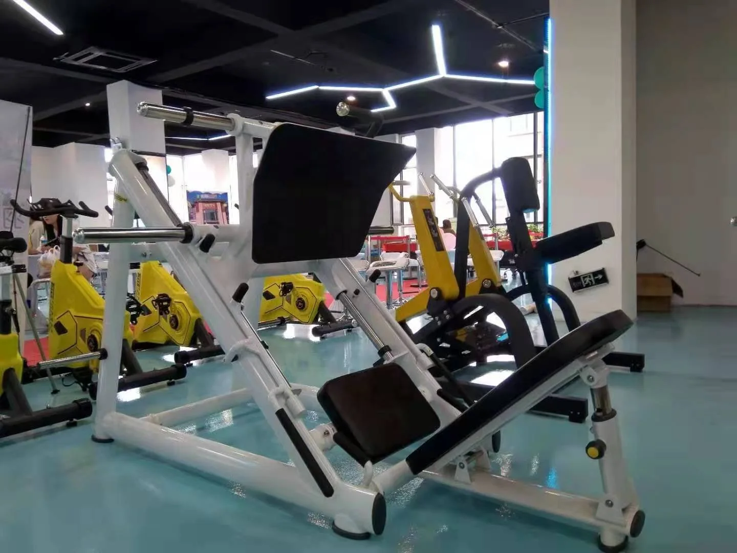 Commercial Reverse Leg Press Fitness Equipment Strength Training Household Gym Use 45 Degree Incline Squat Machine