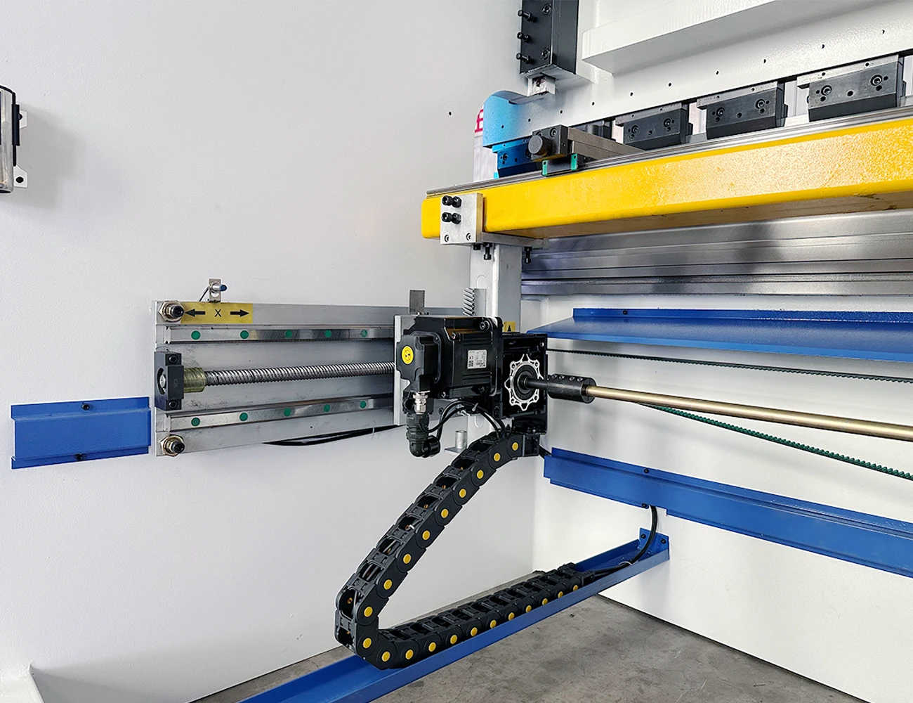 125 т 3000 мм металлический рабочий 3 оси CNC ПРЕСС-тормоз от производителя
