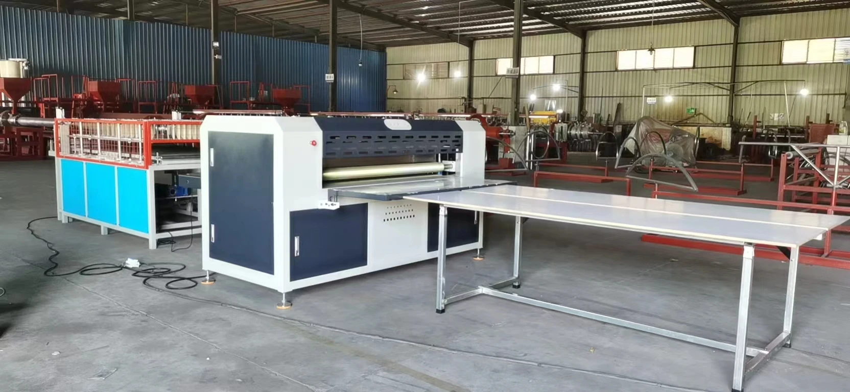Automatic exhaust cutting machine