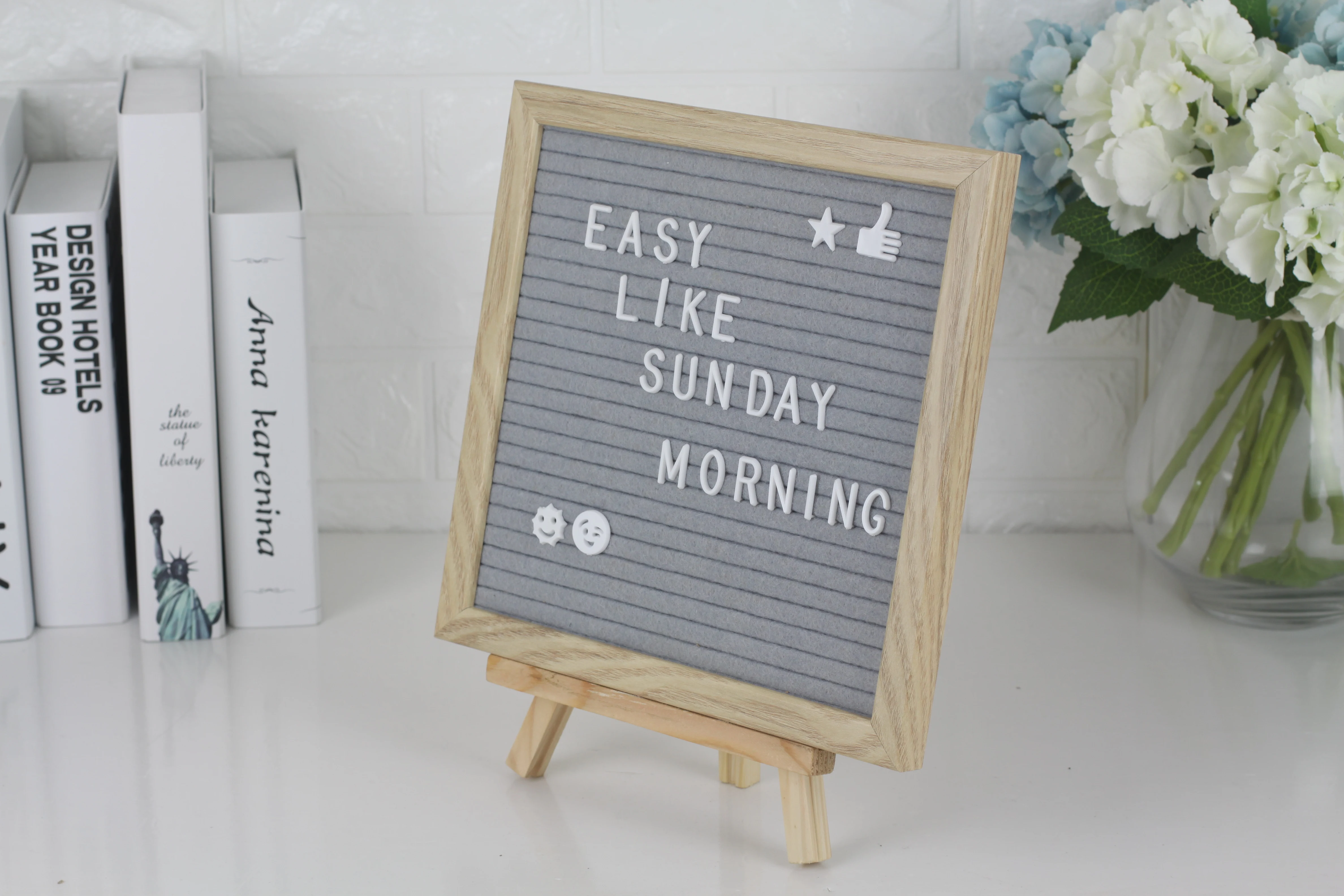 Jinn Home 10x10 Inches Art-Themed Wooden Felt Letter Board with Easel Changeable Family Message Board for Decorative Use