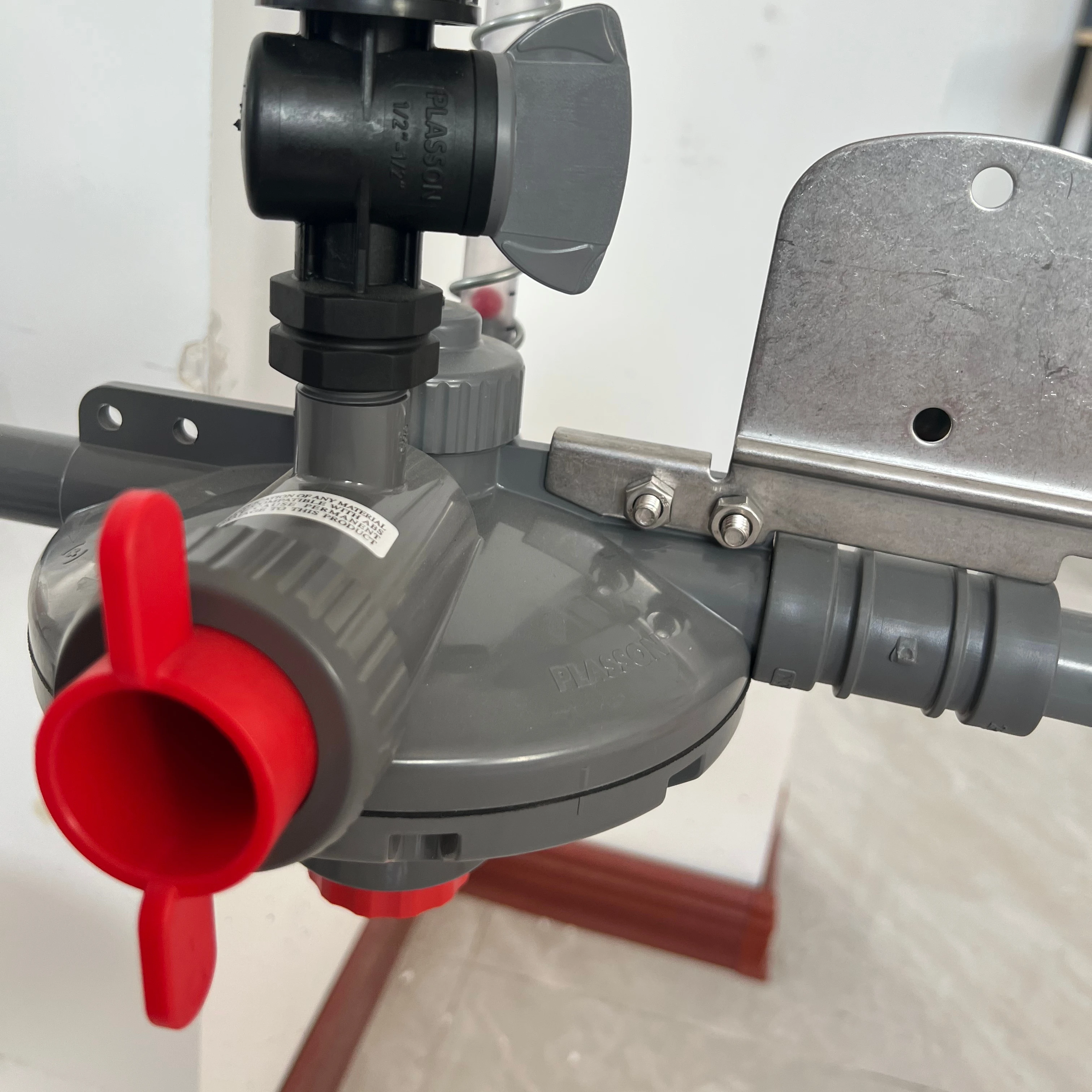 Agrieso Gray Poultry Chicken Drinker Pvc Water Pressure Adjust Regulator Water For Chicken Farm Drinking System