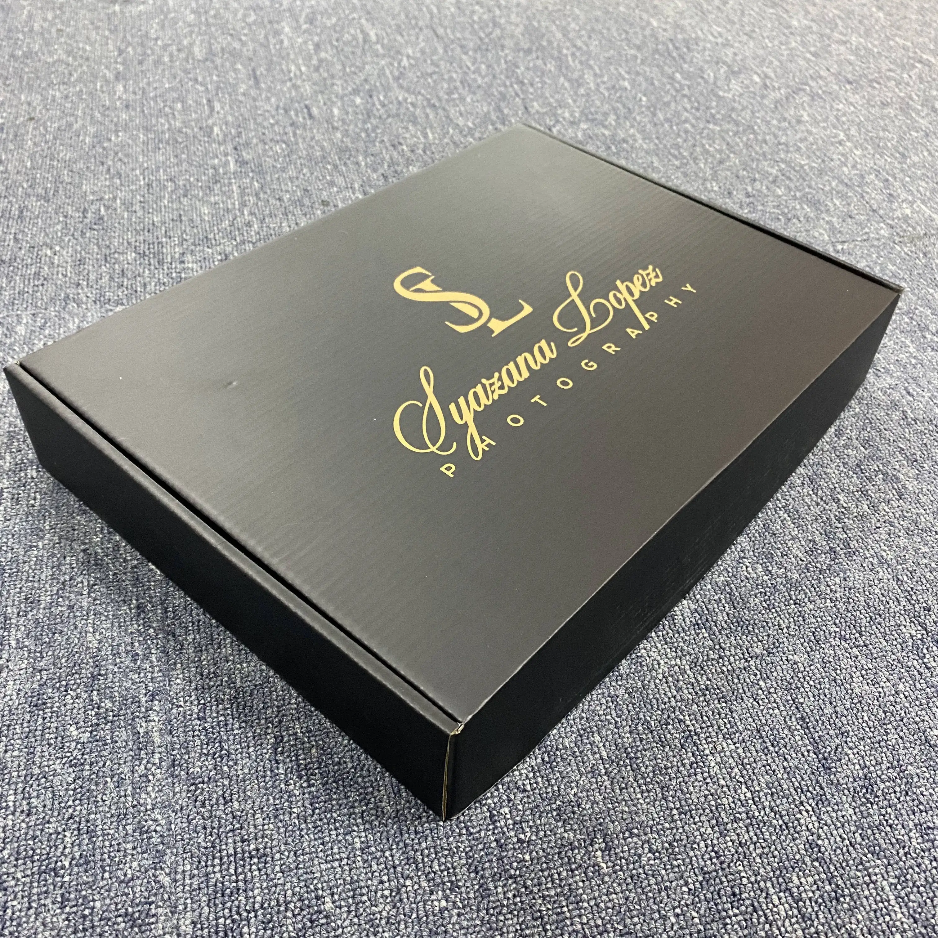 Fashionable high level black paper box luxury design custom size logo print paper packaging for gift shipping box with own logo