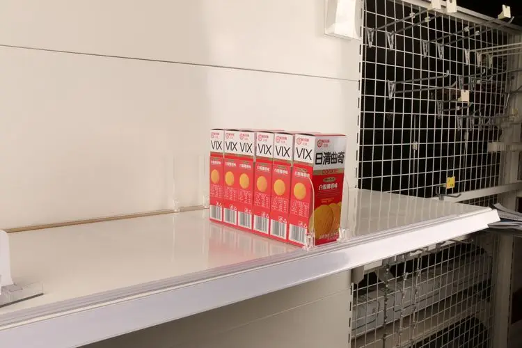 120mm Height plastic cosmetic shelf dividers with two clips and without front stopper