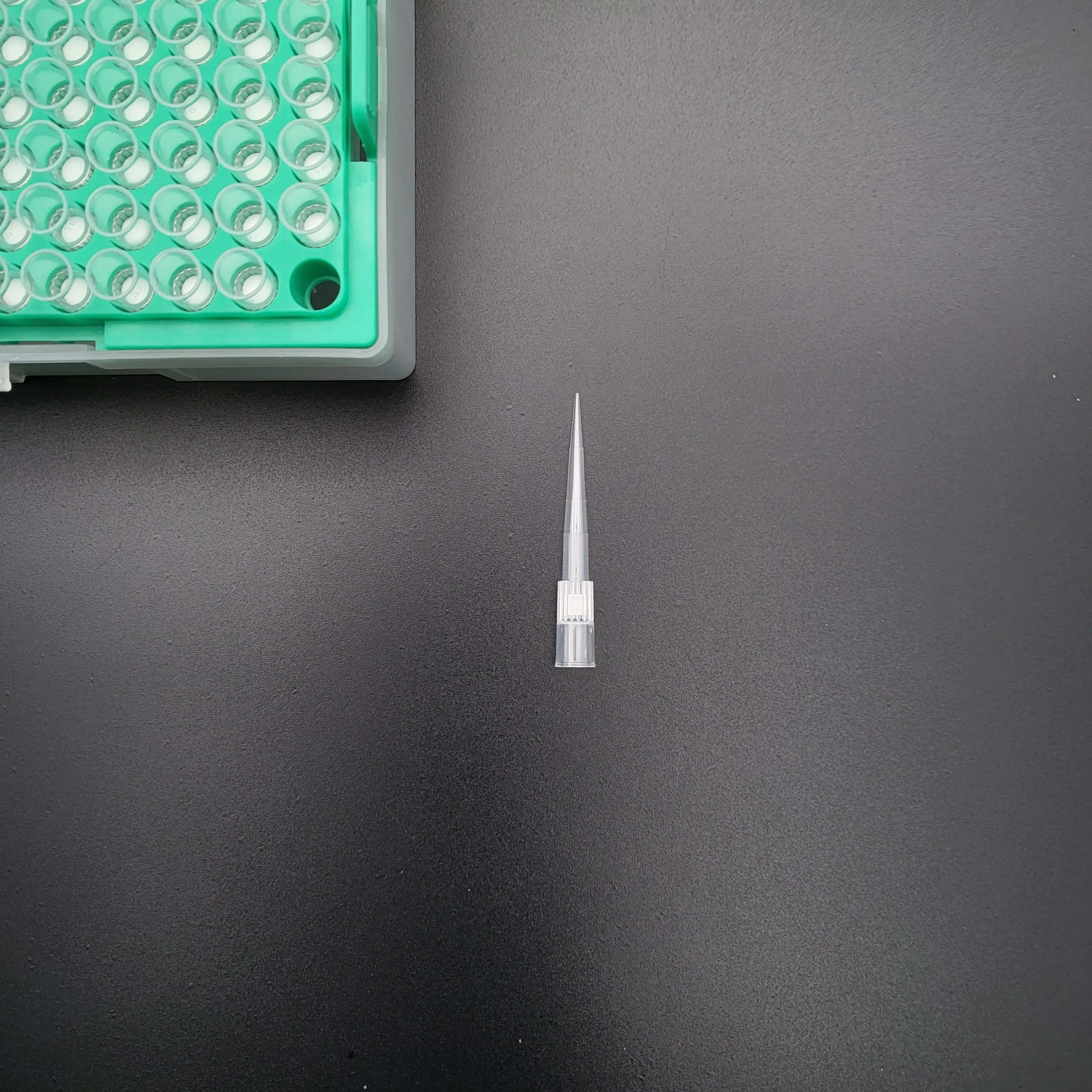Laboratory Disposable Sterile Universal Yellow Blue Clear Suction 200ul  Micro Pipette Filter Tips