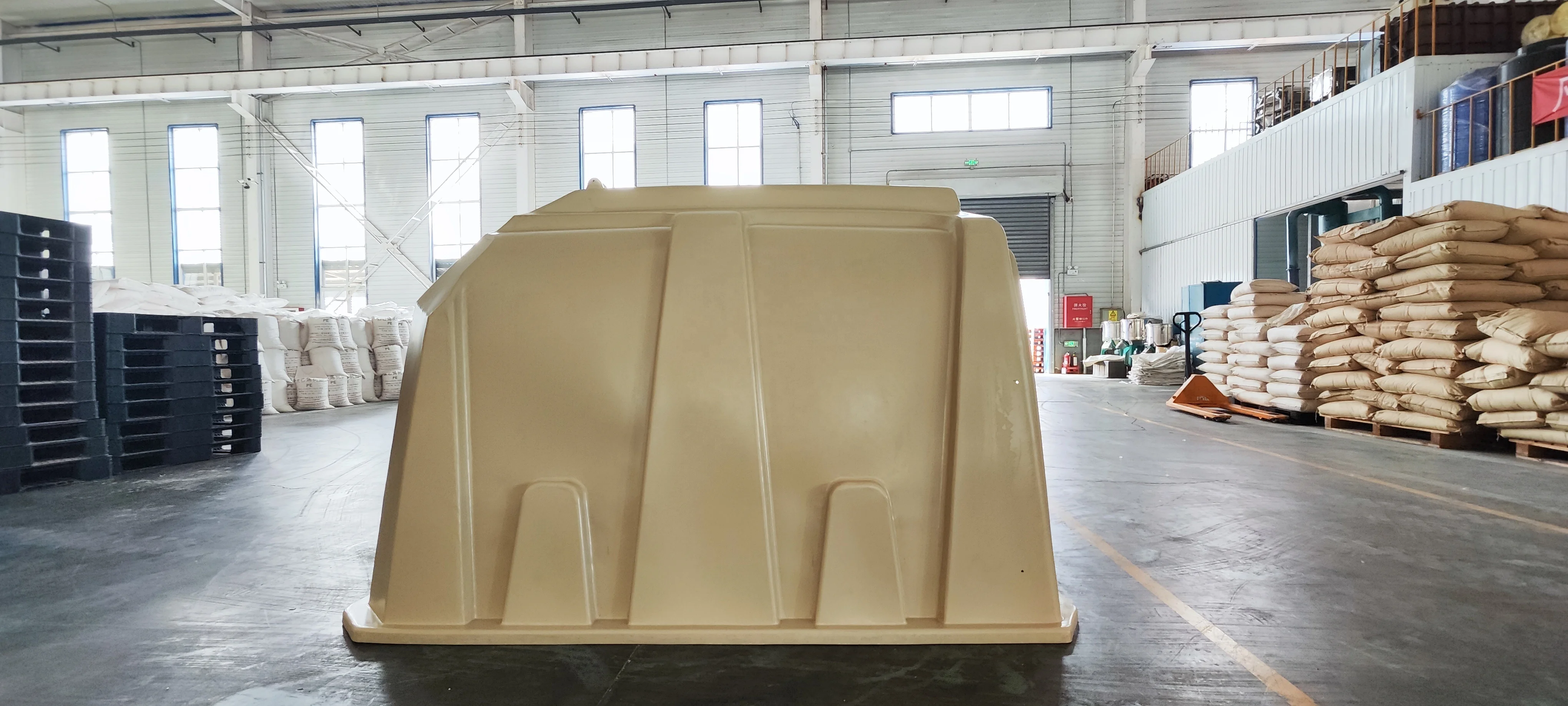 Polyethylene PE house 8mm hot dip galvanizing fence Calf island/House for calf lamb pasture dividually Feeding isolate bacteria