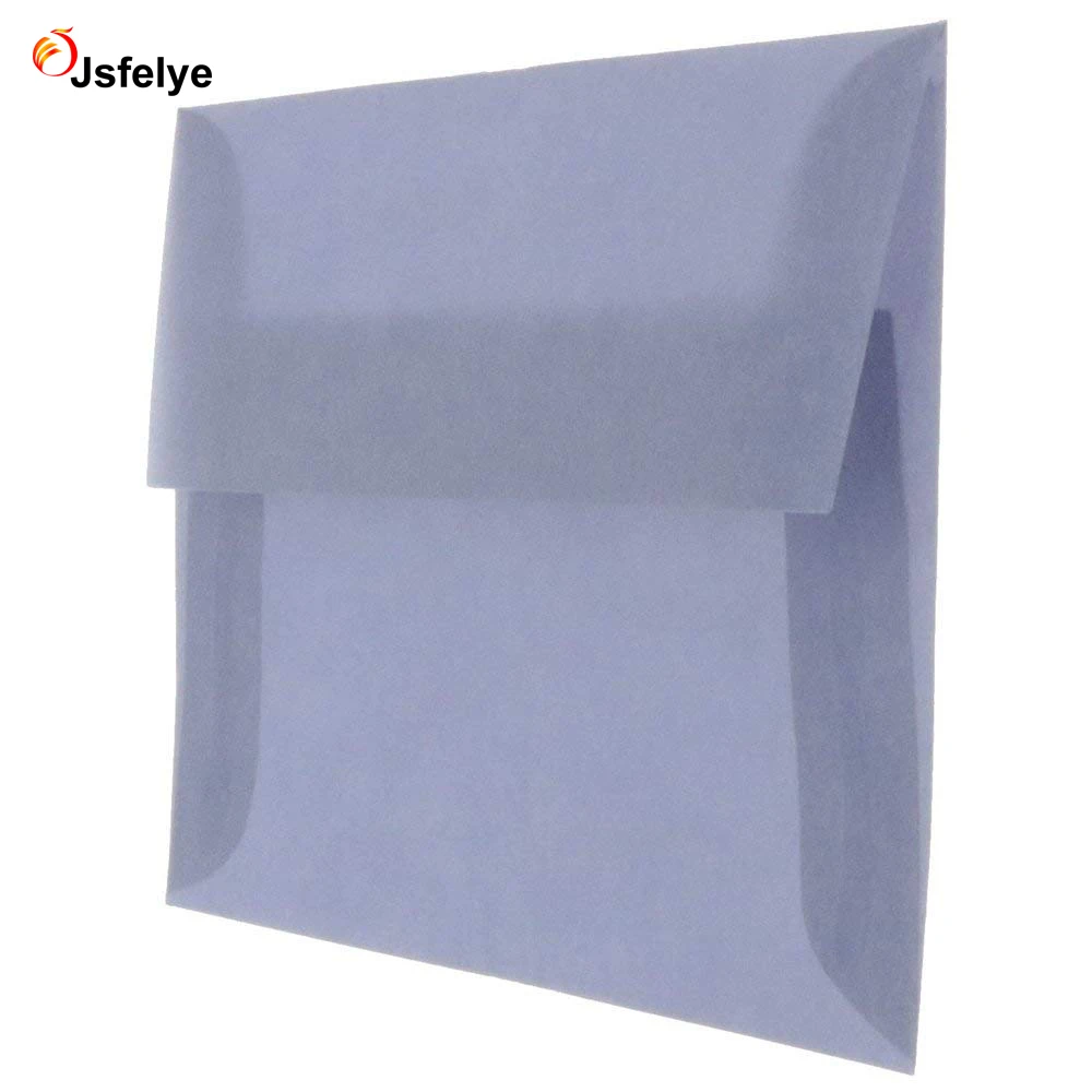 Конверты-приглашения из фиолетового полупрозрачного бархата с дизайном под заказ