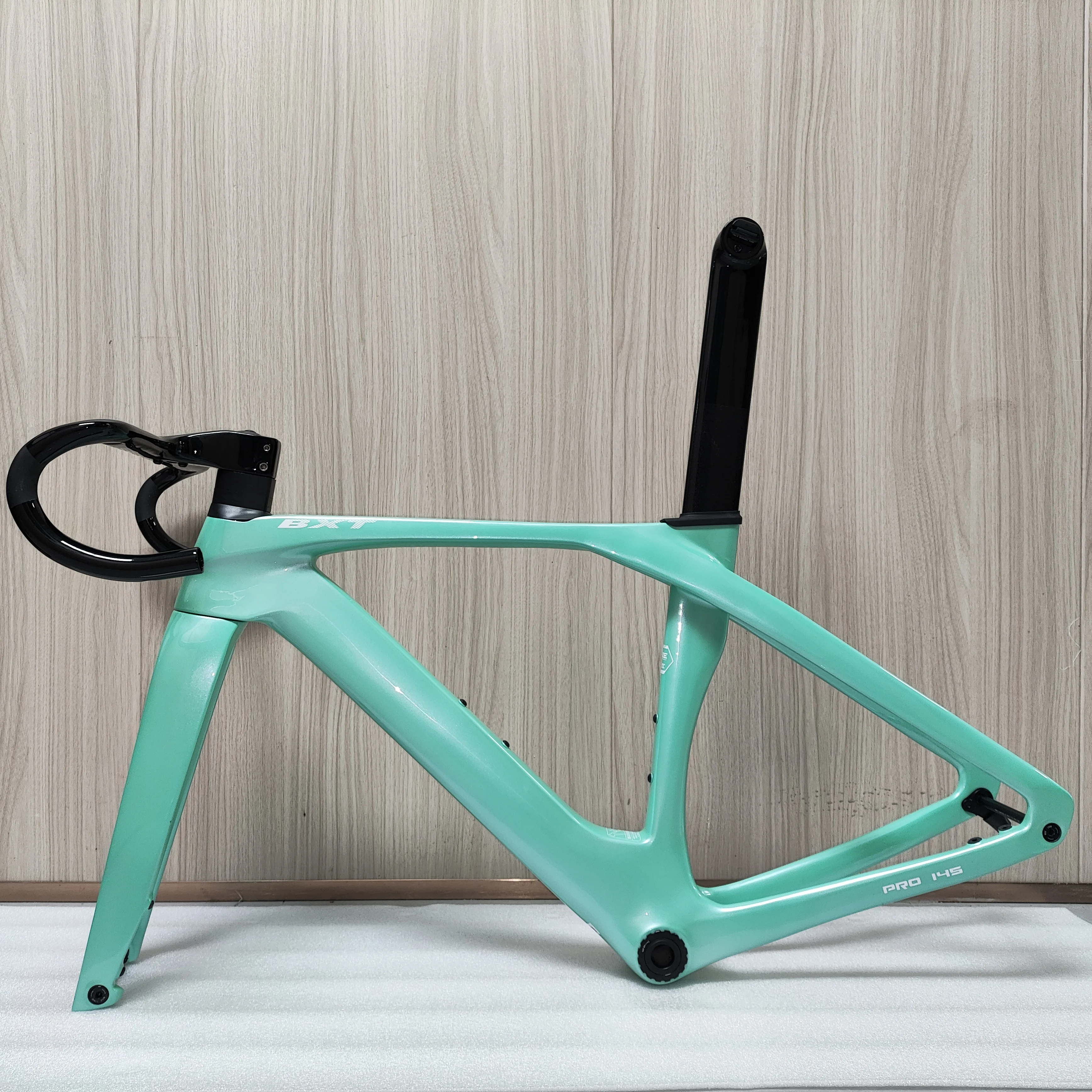 Ultra Light Carbon Road Bike Frame 700C 24 Speed Disc Brake Di2 Shimano Carbon Fiber Road Frame T47 BB