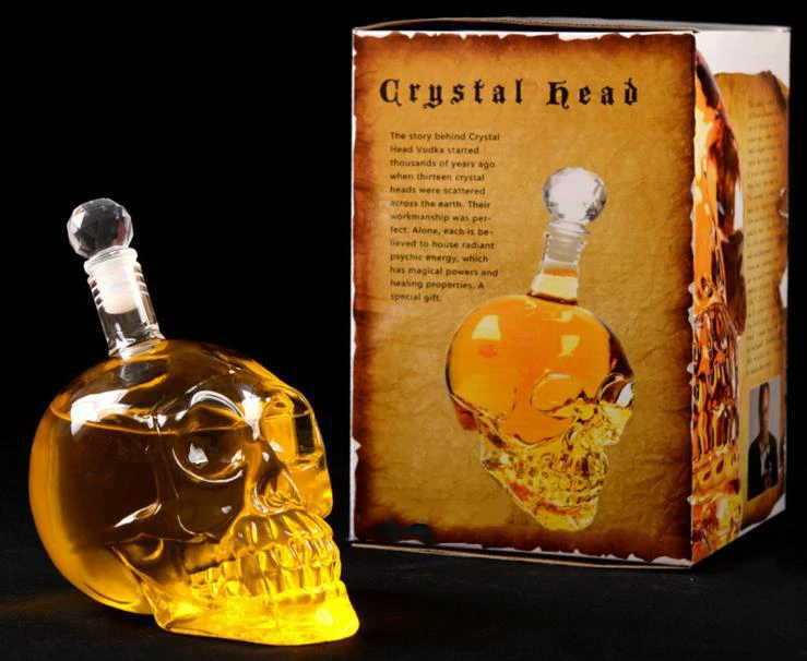 Wholesale Glass Whiskey Decanter 740ML Hot Sell Skull Shape Decanter Set Glass Decanter Whiskey