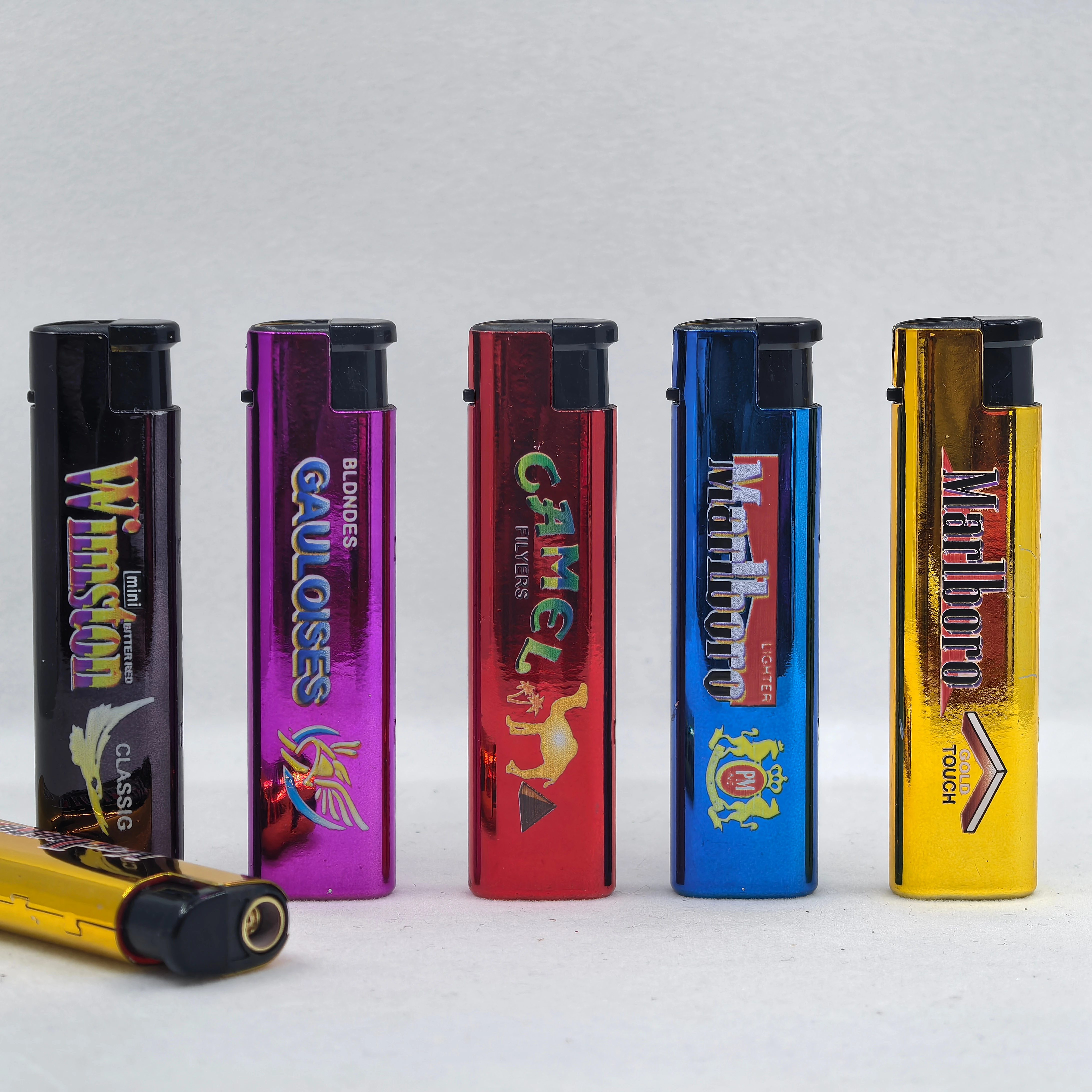 Струйная металлическая крышка многоразового использования Бутановая газовая пластиковая зажигалка