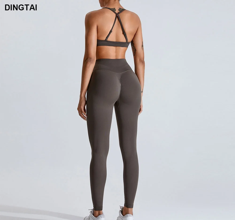 2024 New Arrival Women Seamless Rib Sportswear Active Gym Wear Scrunch Bra Fitness Clothing Wavy Waist Legging Yoga Wear Set