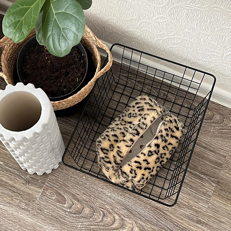 Custom Size Logo Fluffy Plush Brown Leopard Padded Zipper Beauty Cosmetic Makeup Make Up Toiletry Skincare Wash Bag