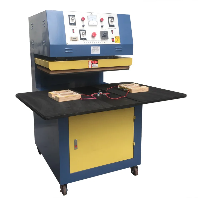 Blister packing machine for scourer ball