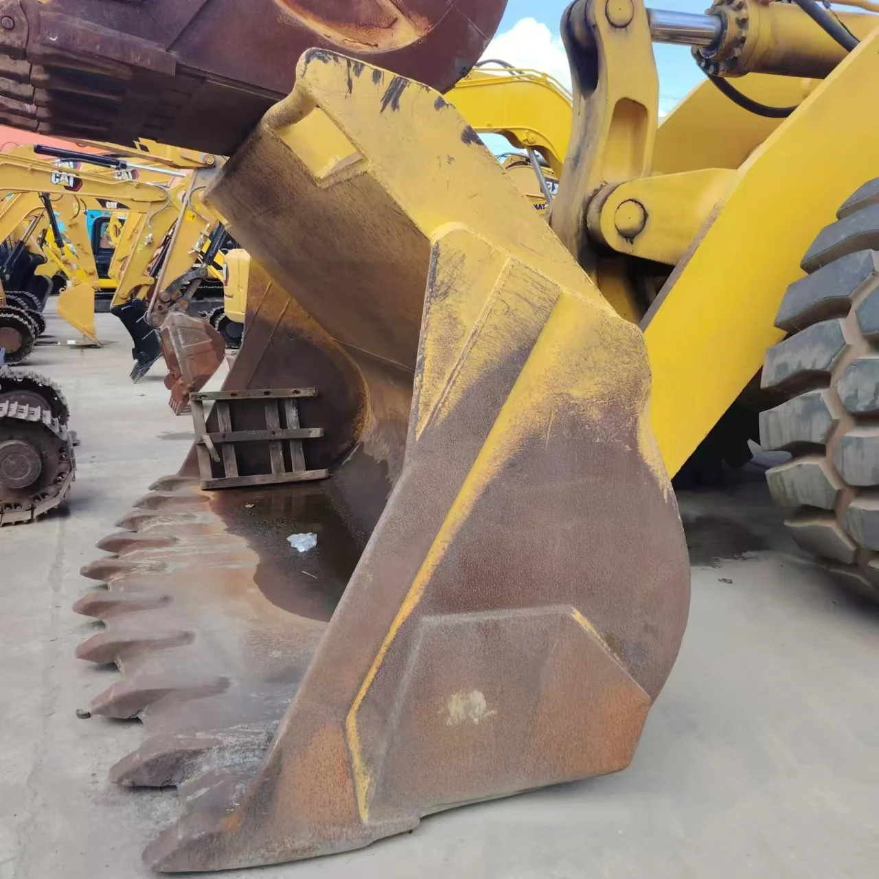 Komatsu WA600 изготовленный в 2020 Подержанный оригинальный погрузчик хорошее качество и низкая цена готовый к продаже