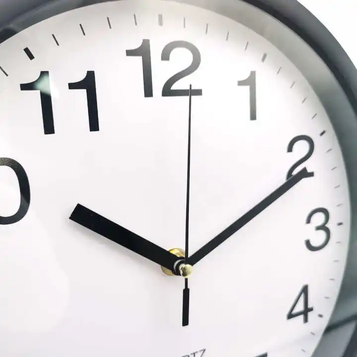 Hot selling Home Decoration Plastic Wall Clock with low price