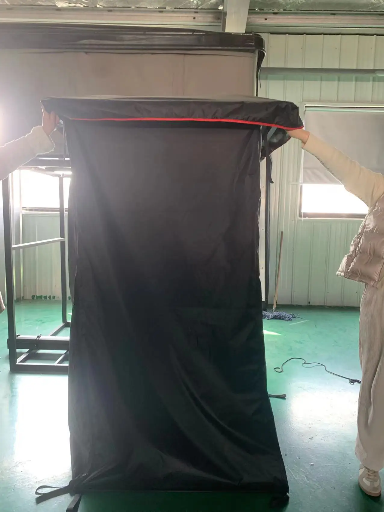 Aluminum Shell Shower Tent Car Side Privacy Emergency Tent with LED Light