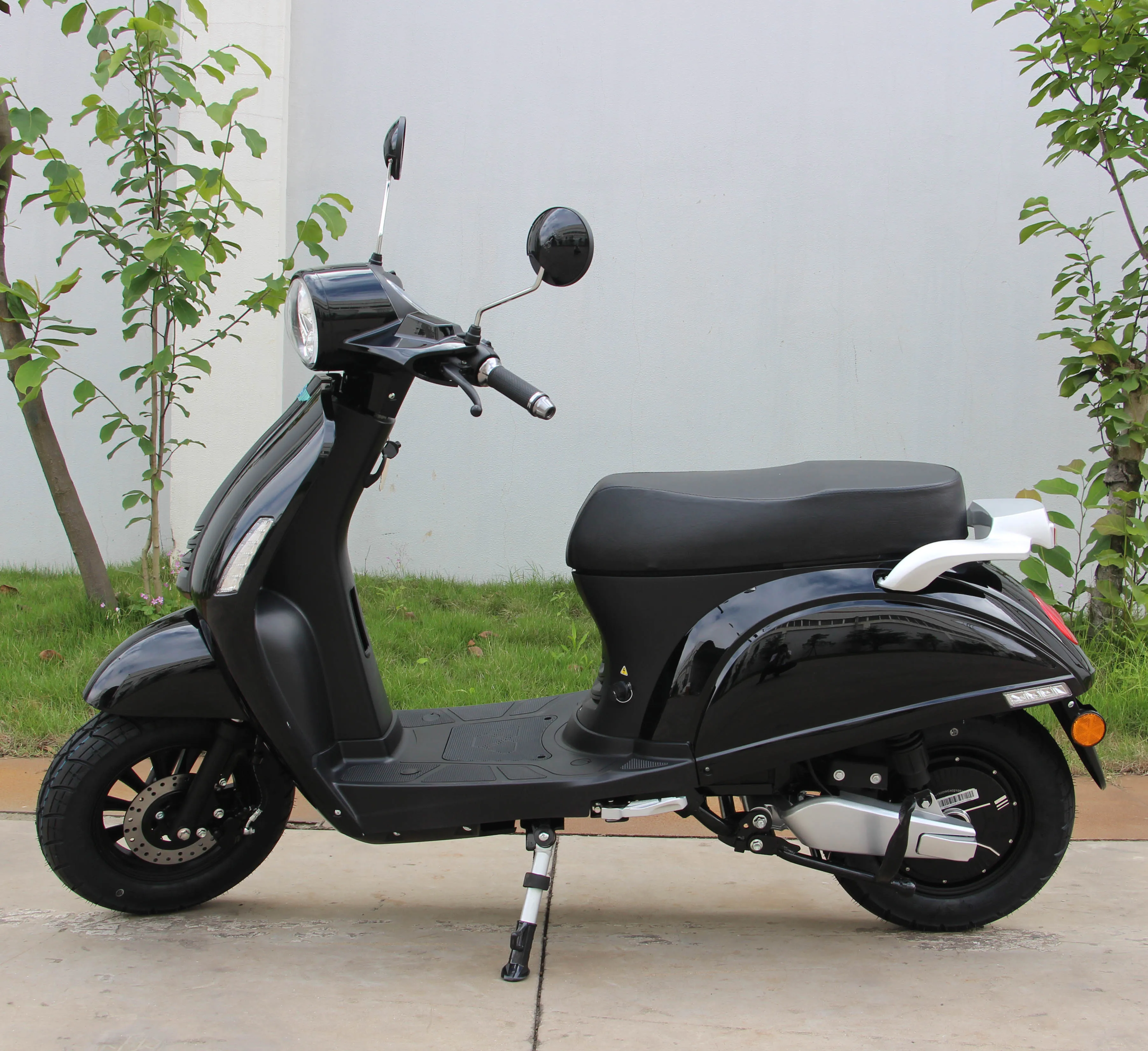 EEC China Electric Moped 1500w 60v 20ah Lithium Battery E Motorcycle Electric