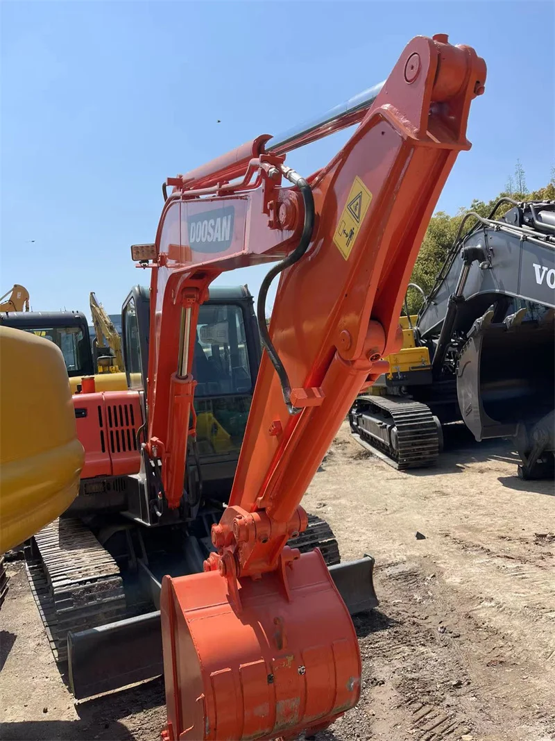 Used Doosan DX60 excavator used Doosan DX60 DX55 mini excavators Doosan DX60 crawler excavator for sale