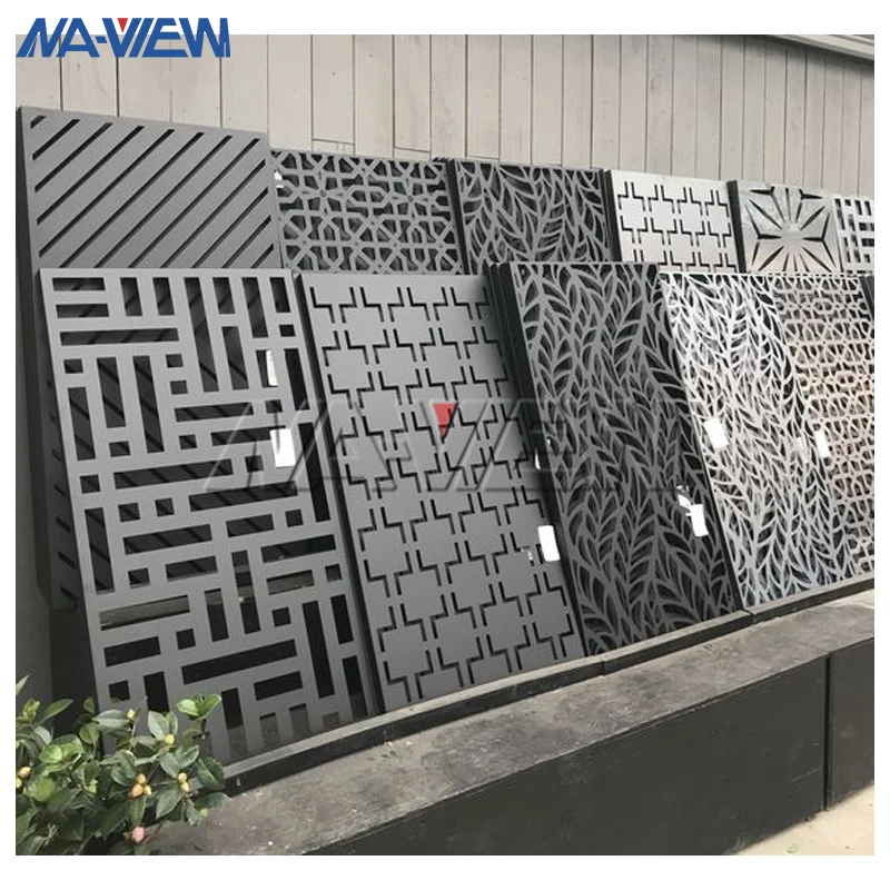 Modern Rustic Metal Border Edging Fence Iron PP Gate for Gate Driveway Dining Room Party Orienta Design Style for Security