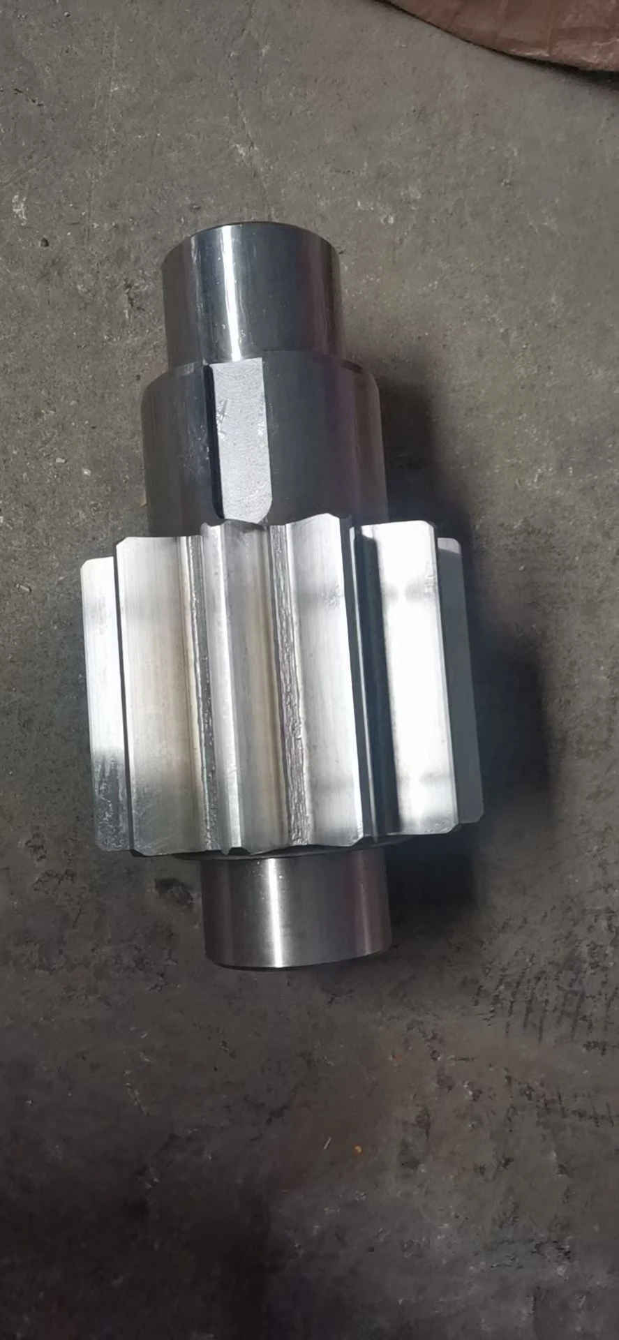 High quality Shantui SD16 Bulldozer Final Drive Spare Parts Pinion Shaft 16Y-18-00016