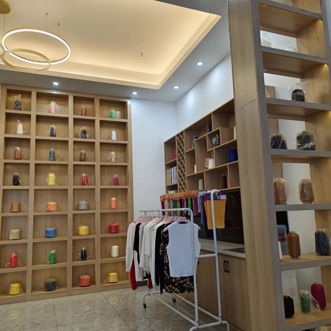 OEM Soft Feeling PBT Mix Color Core Spun Yarn 2/48Nm Viscose PBT Blended Spun Yarn for Knitting Sweater