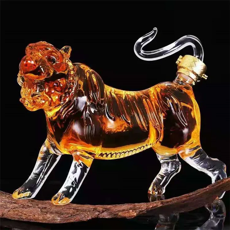 High borosilicate glass tiger shape whisky glass bottle wine decanter