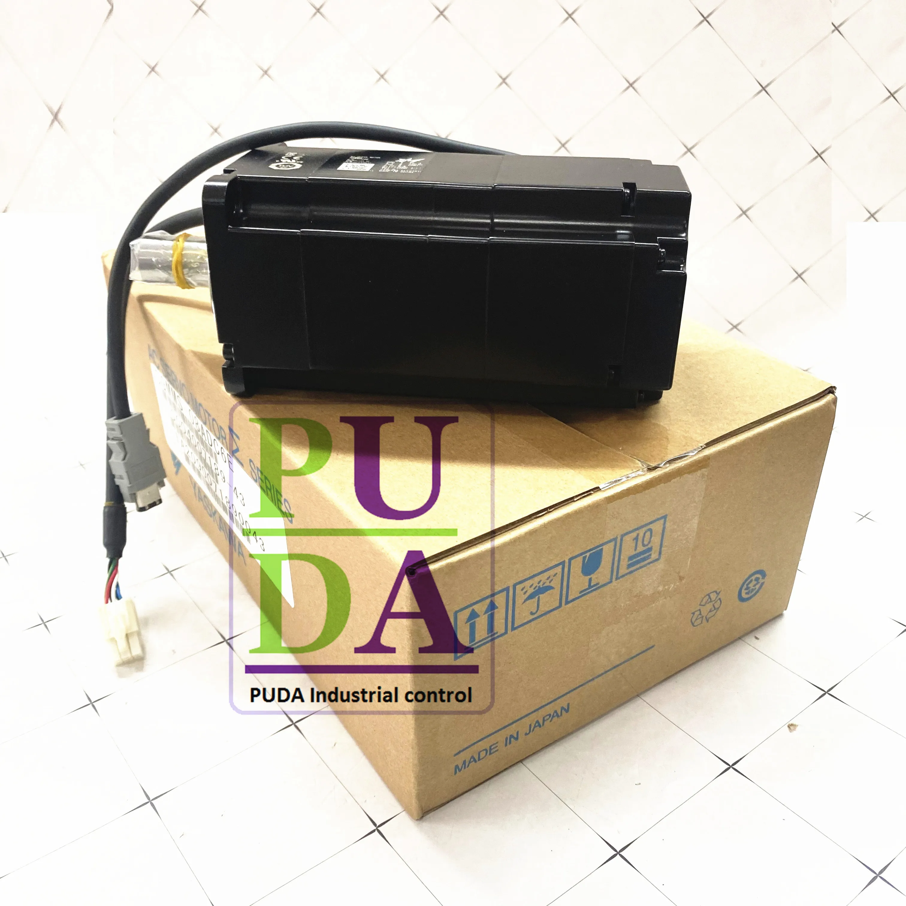 Наличные товары для нового YASKAWA SGM7J-04AFC6E Лучшая цена гарантия 1 год SGM7J-04AFC6E