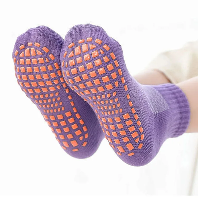 Wholesale Kids Adults Anti-slip Ankle Socks Grip Cotton Trampoline Socks With Logo
