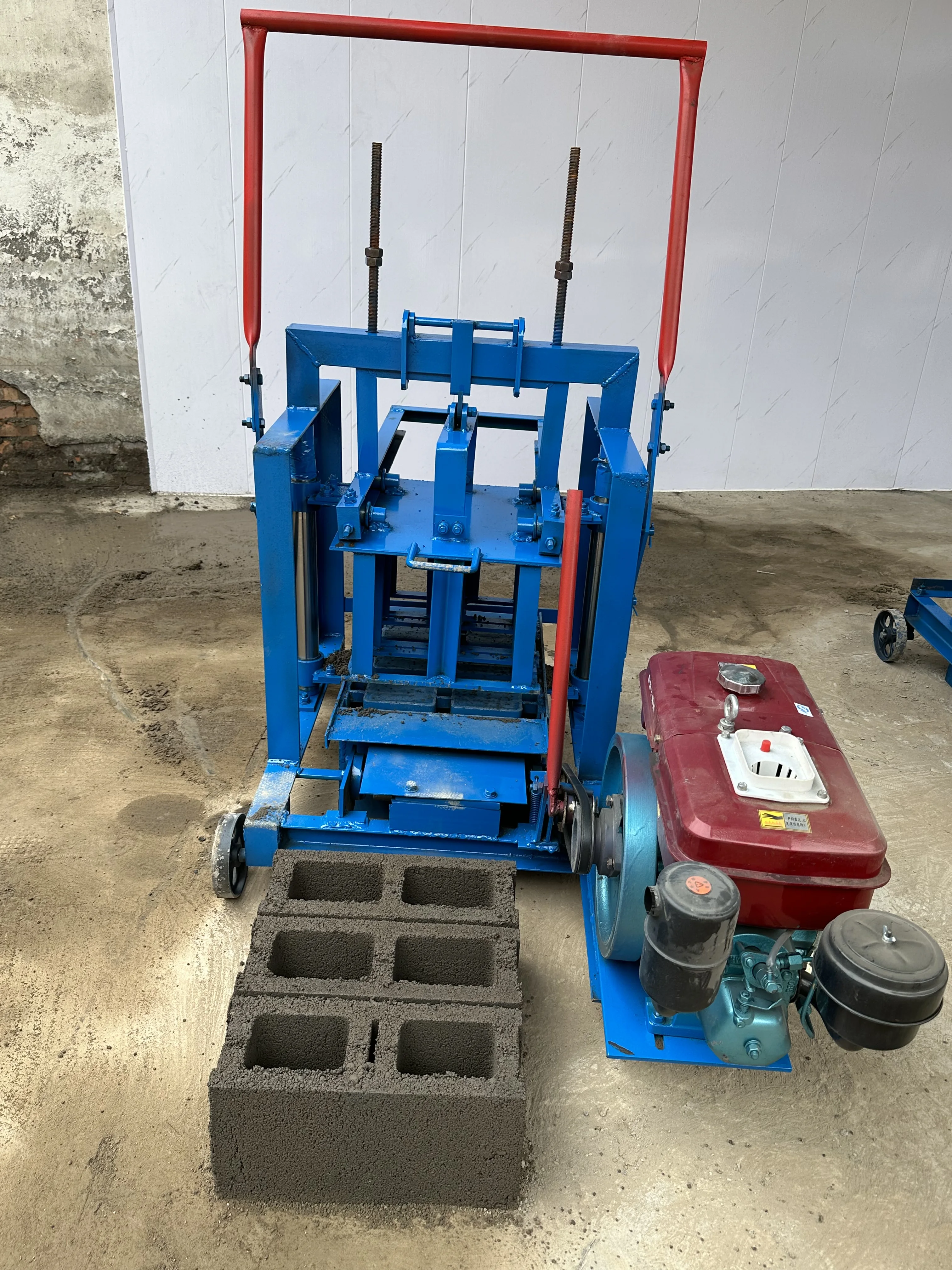 Factory  Low price brick machine price QMY4-45 diesel engine mobile egg laying concrete hollow brick block making machine