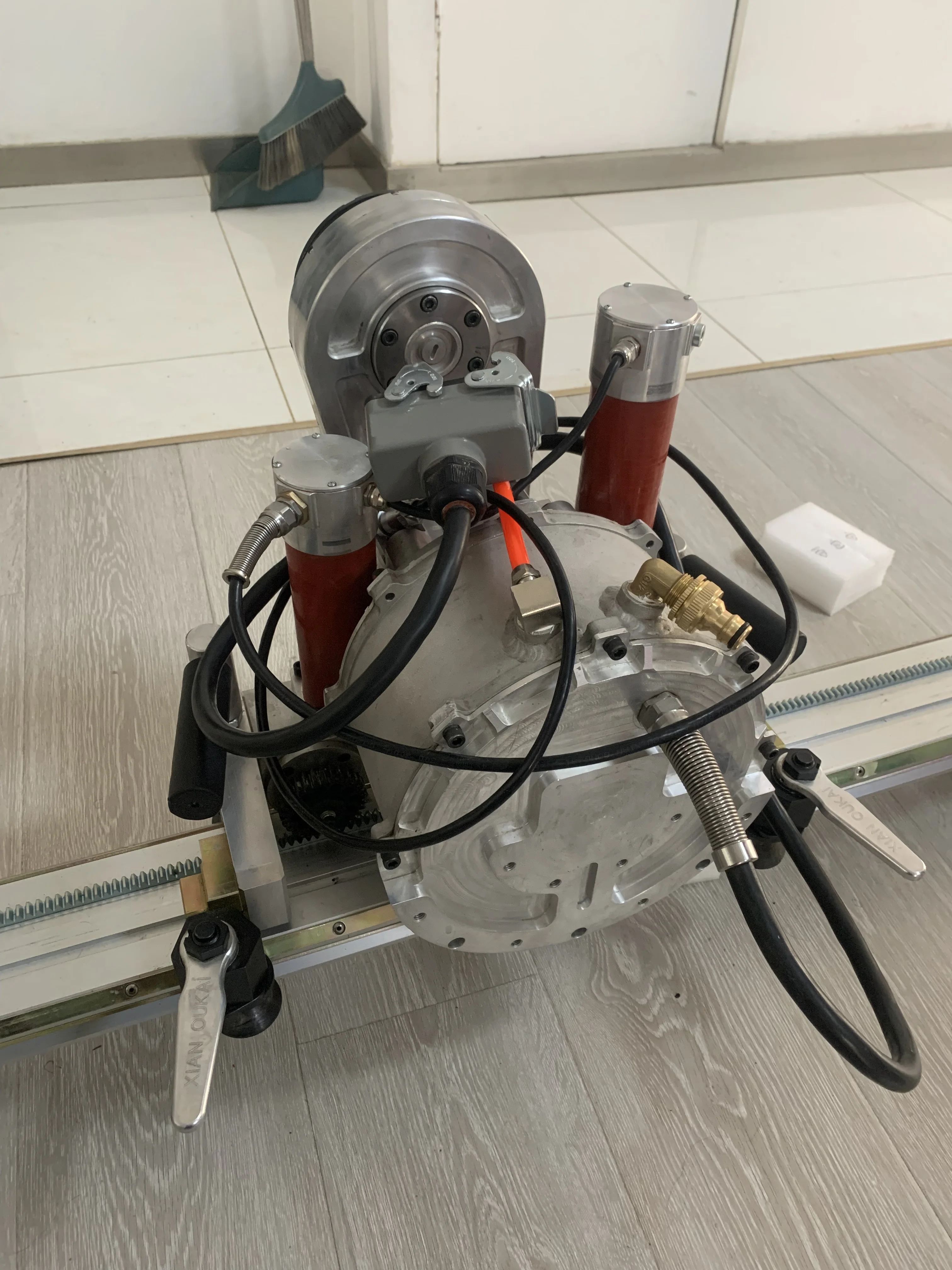 20kw High Frequency Cement Reinforced Concrete Wall Cutting Machine Concrete Wall Saw For Sale