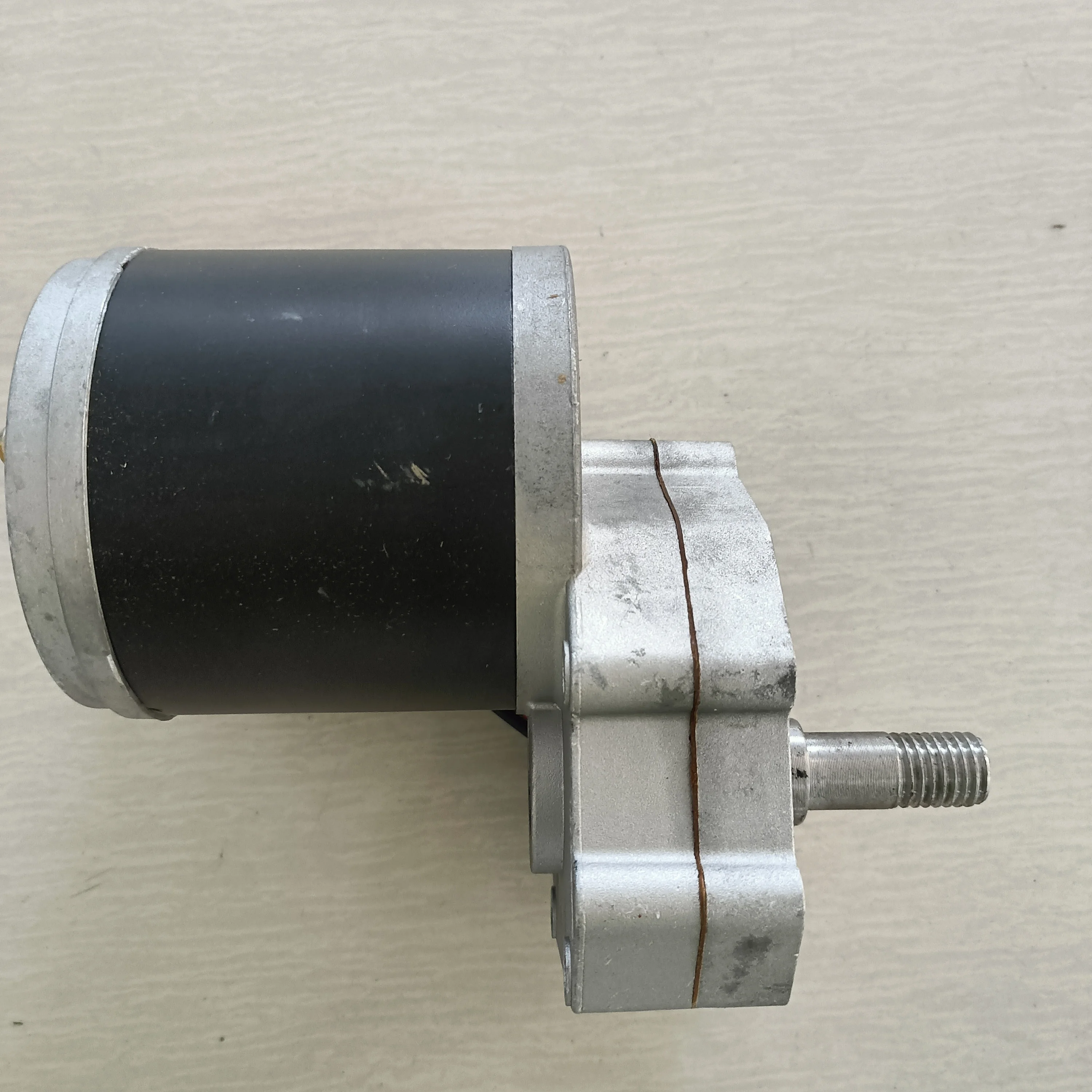Drive motor for lawn mower