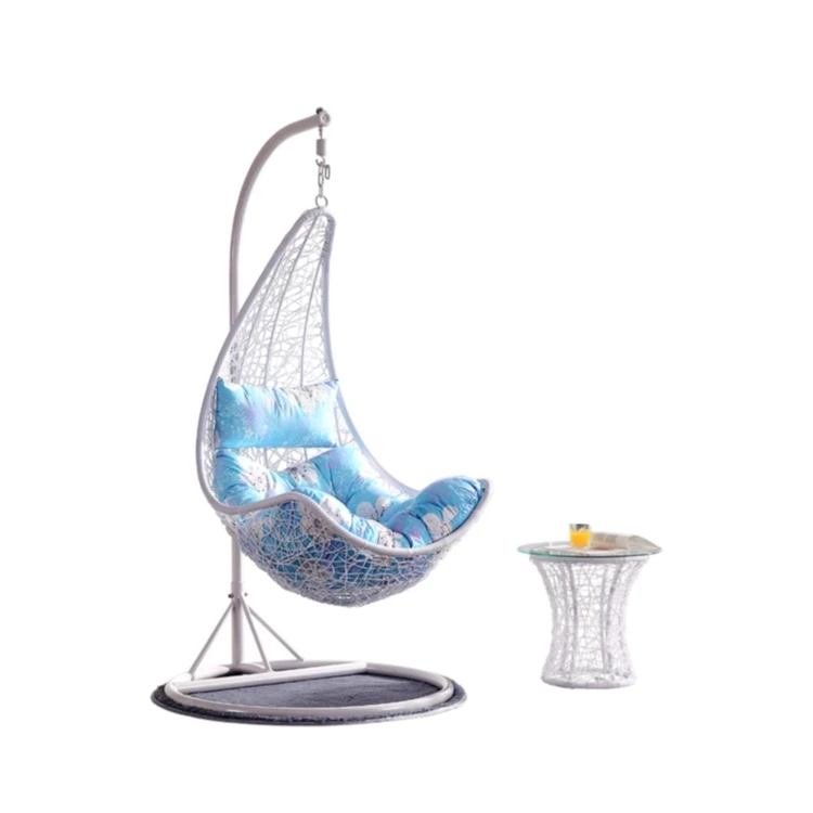 Long life high quality moon shape hanging chairs rattan wicker swing chair for outdoor garden