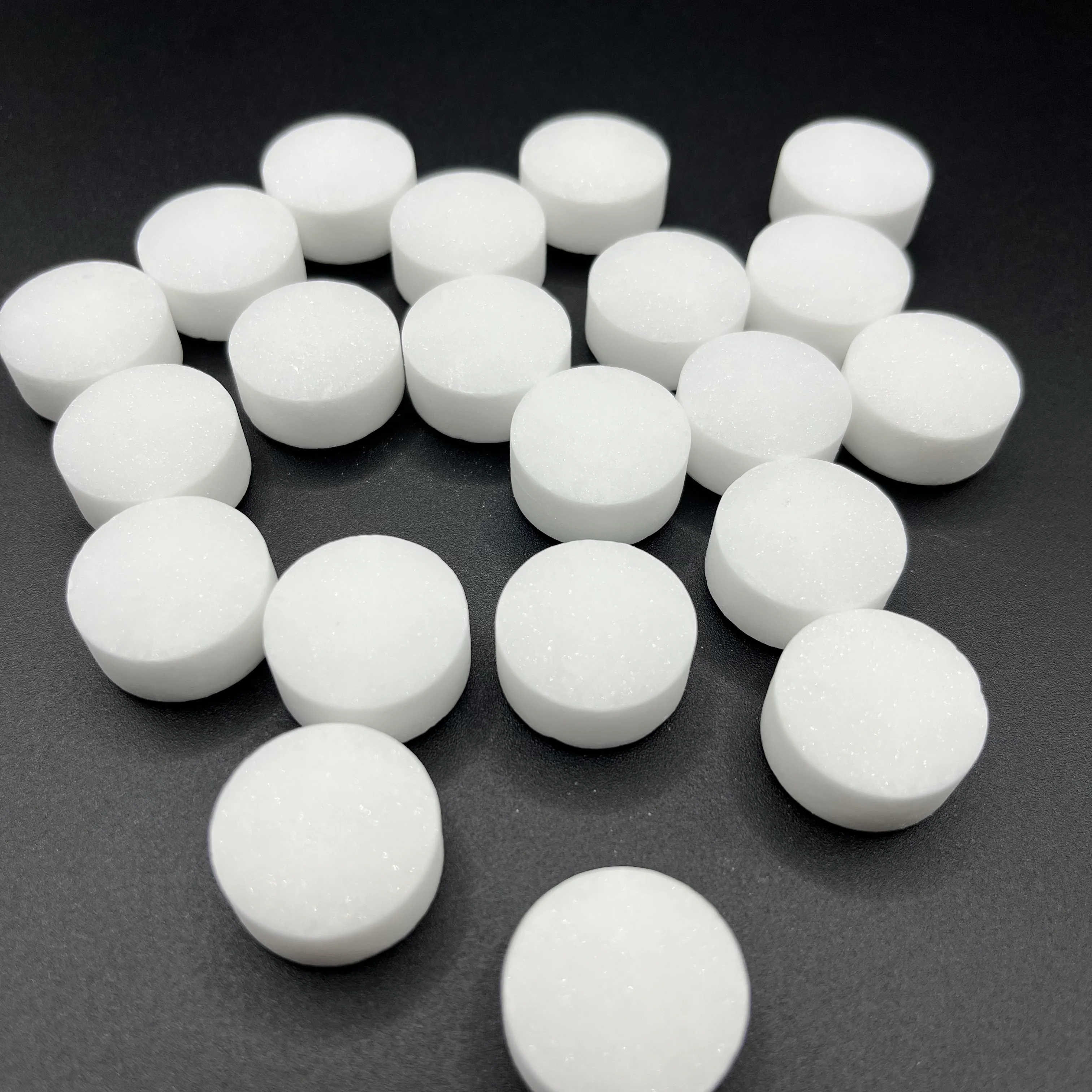 2024 household chemicals /eco friendly naphthalene balls camphor moth ball for urianl use