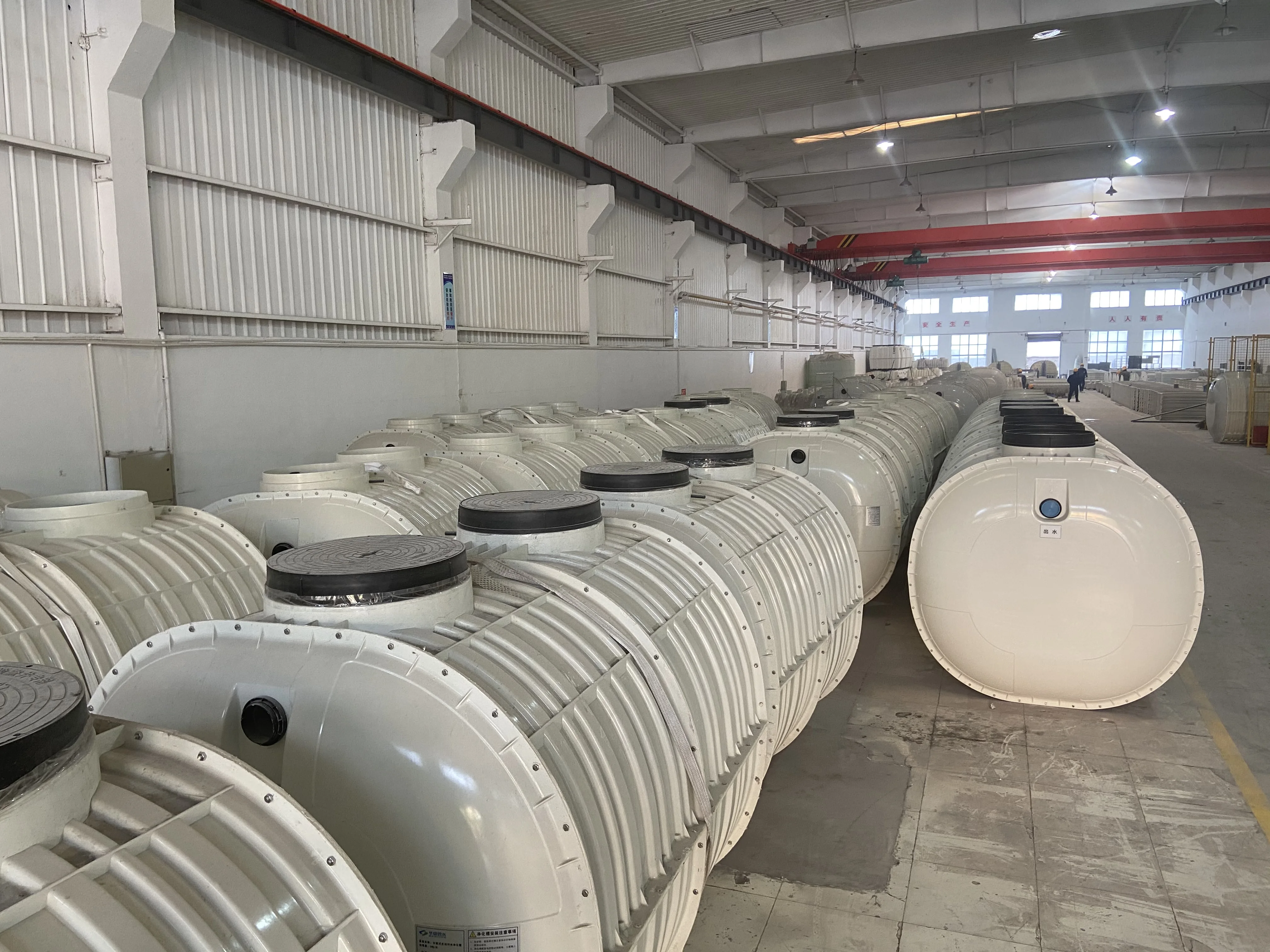 1 CBM Per Day Mini Domestic Sewage Treatment PE Purification Tank For 3 Households