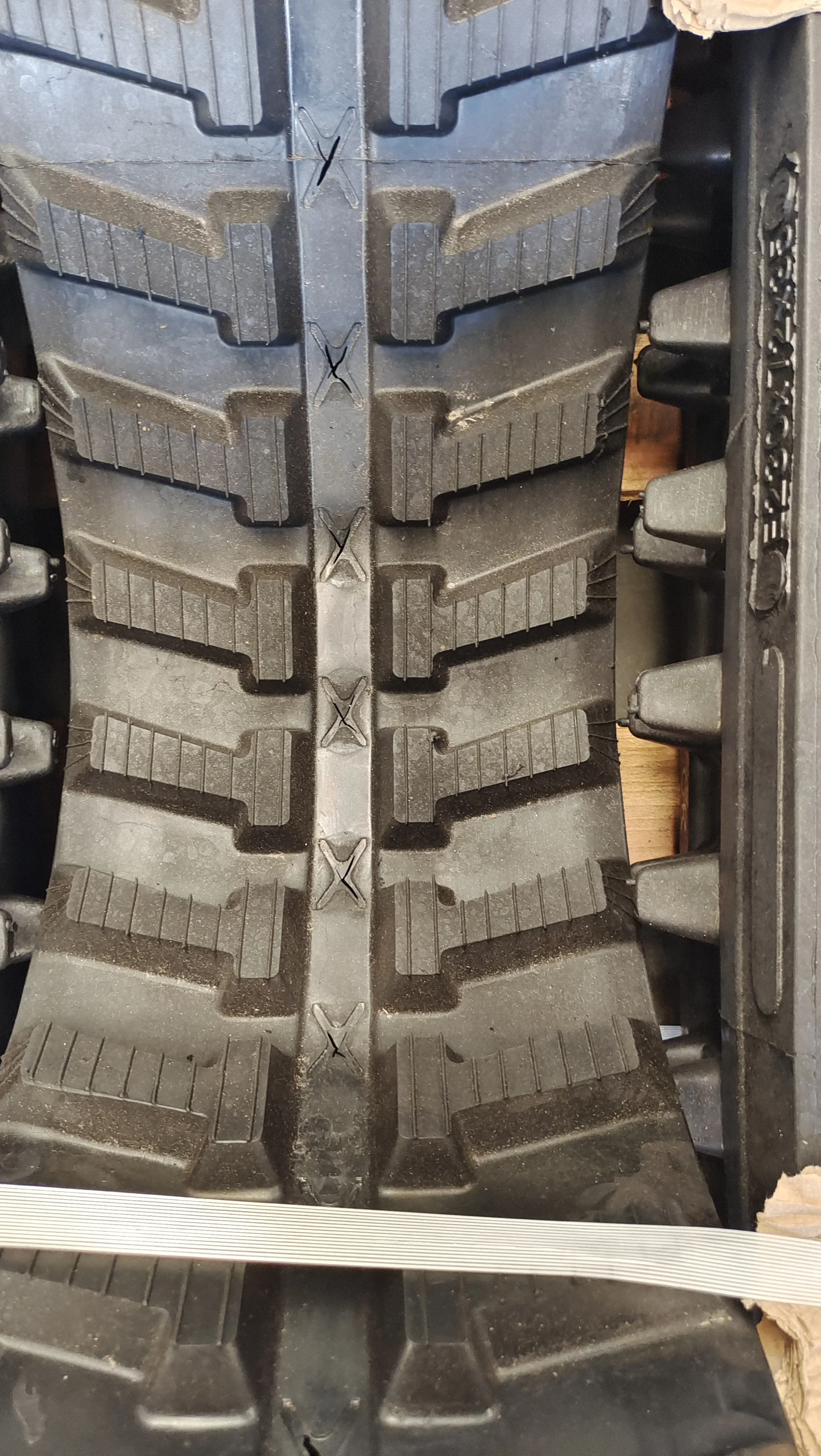 rubber track 230x72x32 for multifunctional crawler tracked machinery excavator robot undercarriage parts